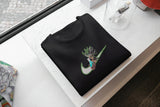 T-Shirt Unisex Ricamata 100% Cotone – Confortevole – Design Swoosh Dr.stone