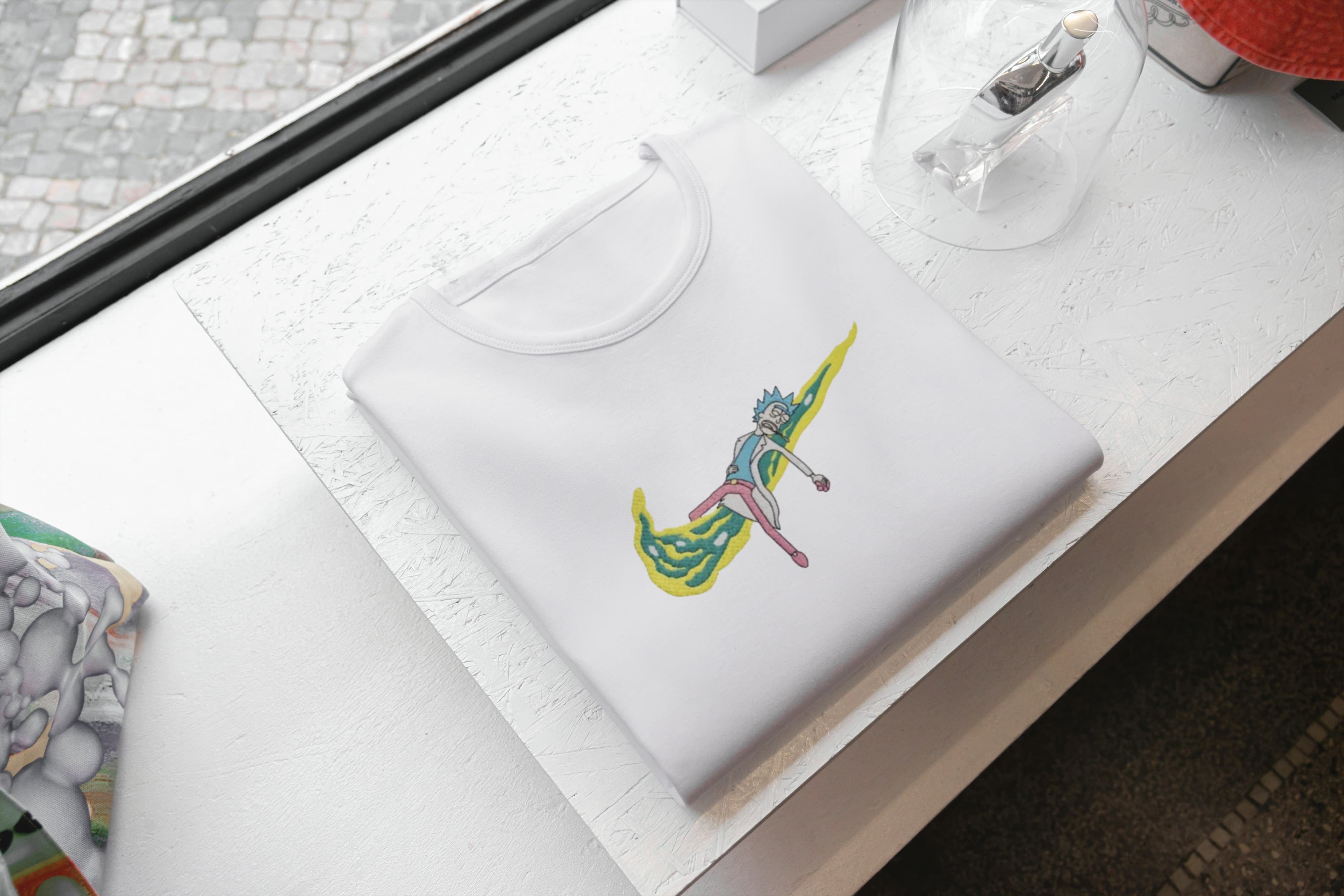 Ricamo Personalizzato - T-Shirt Unisex Ricamata 100% Cotone – Confortevole – Design Swoosh Rik-Biiply