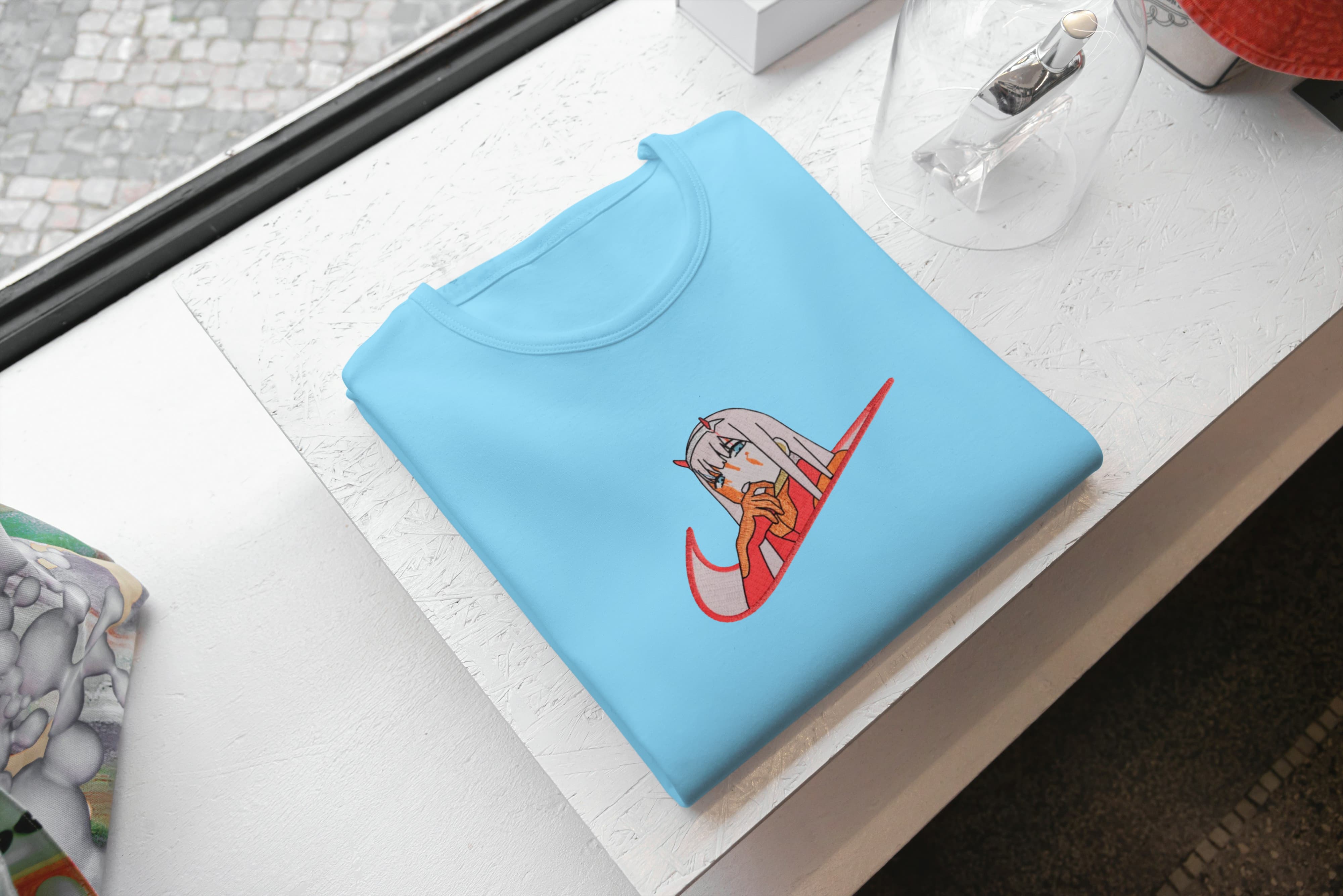Ricamo Personalizzato - T-Shirt Unisex Ricamata 100% Cotone – Confortevole – Design Swoosh Zero Two-Biiply
