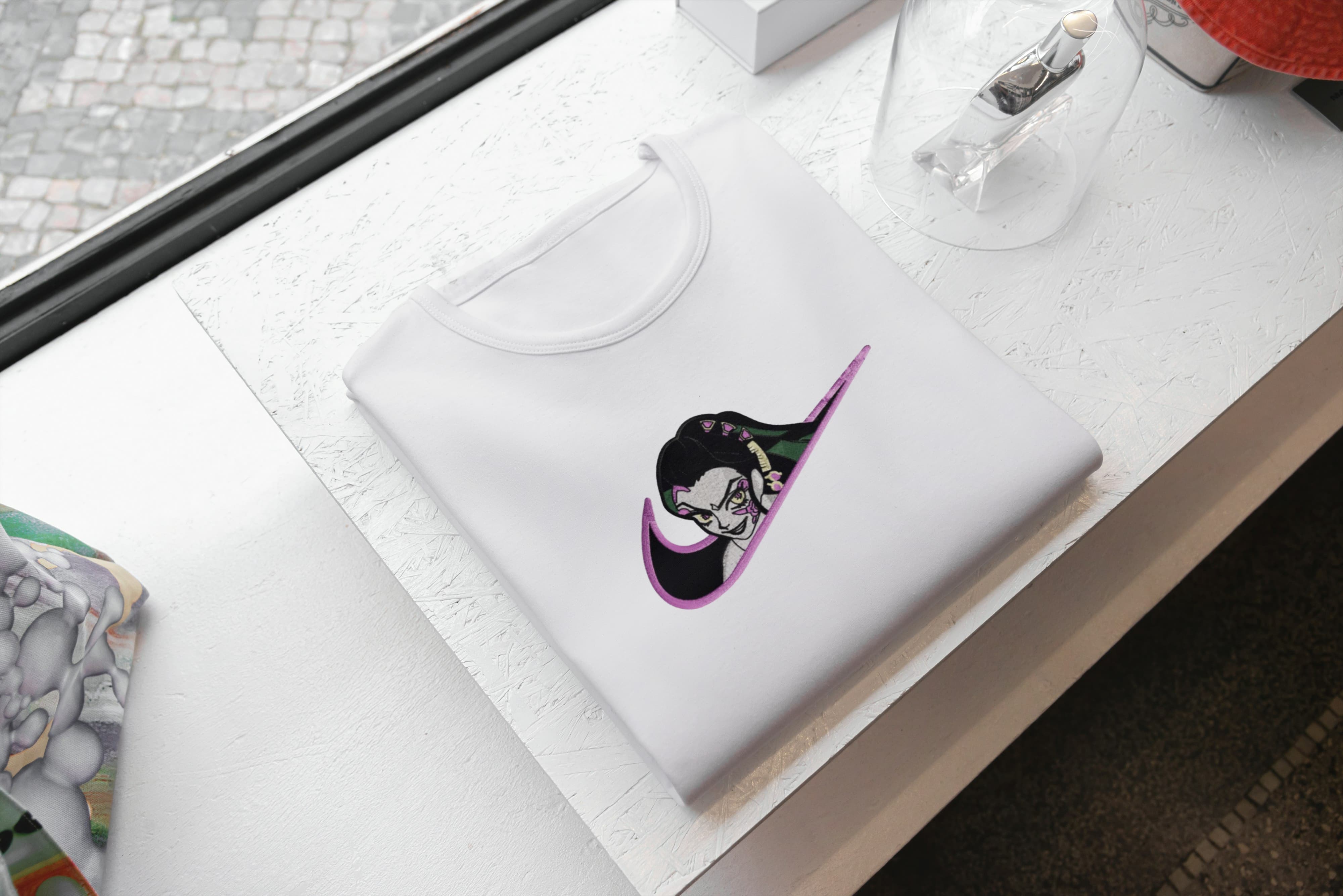 Ricamo Personalizzato - T-Shirt Unisex Ricamata 100% Cotone – Confortevole – Design Swoosh daki-Biiply