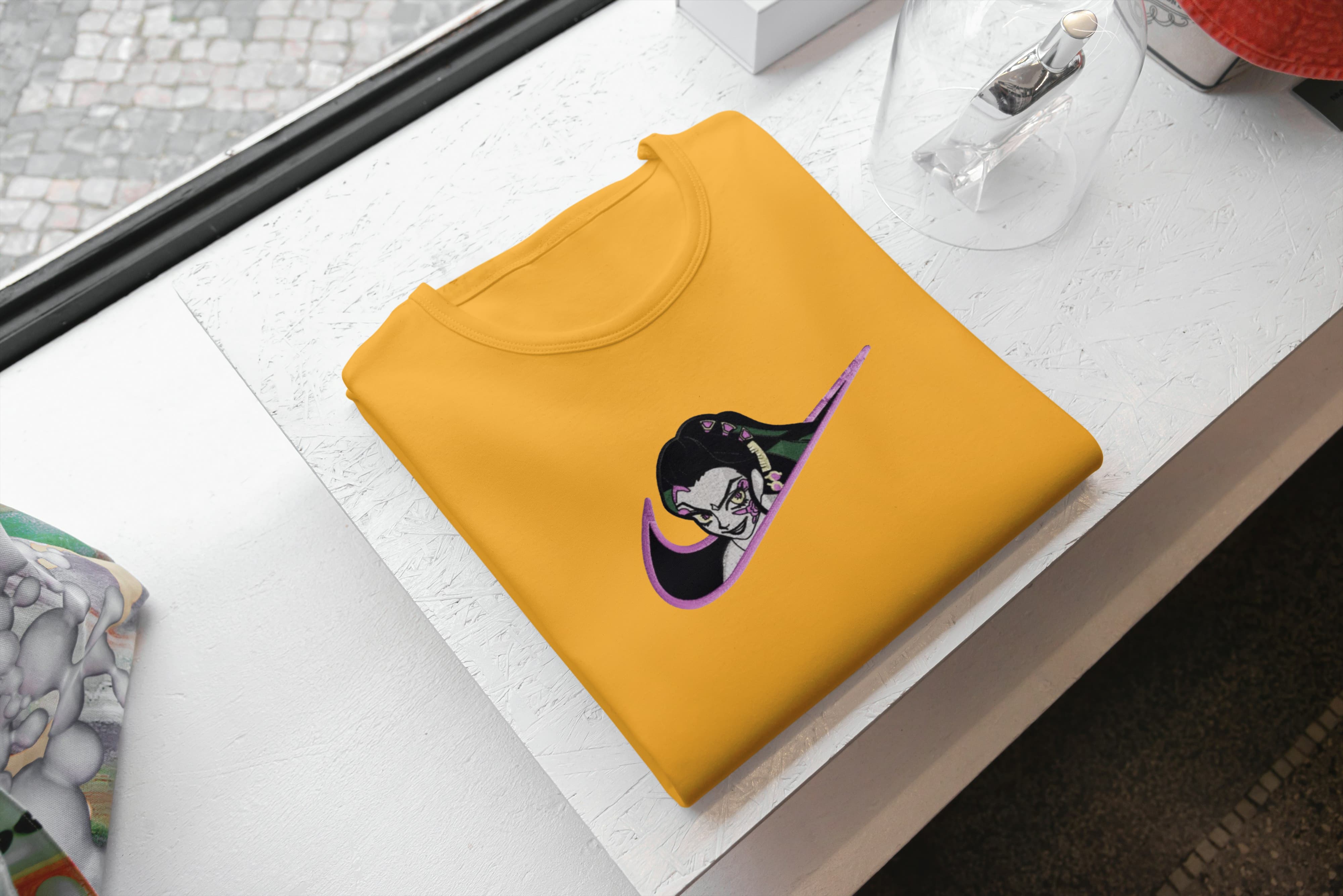 Ricamo Personalizzato - T-Shirt Unisex Ricamata 100% Cotone – Confortevole – Design Swoosh daki-Biiply