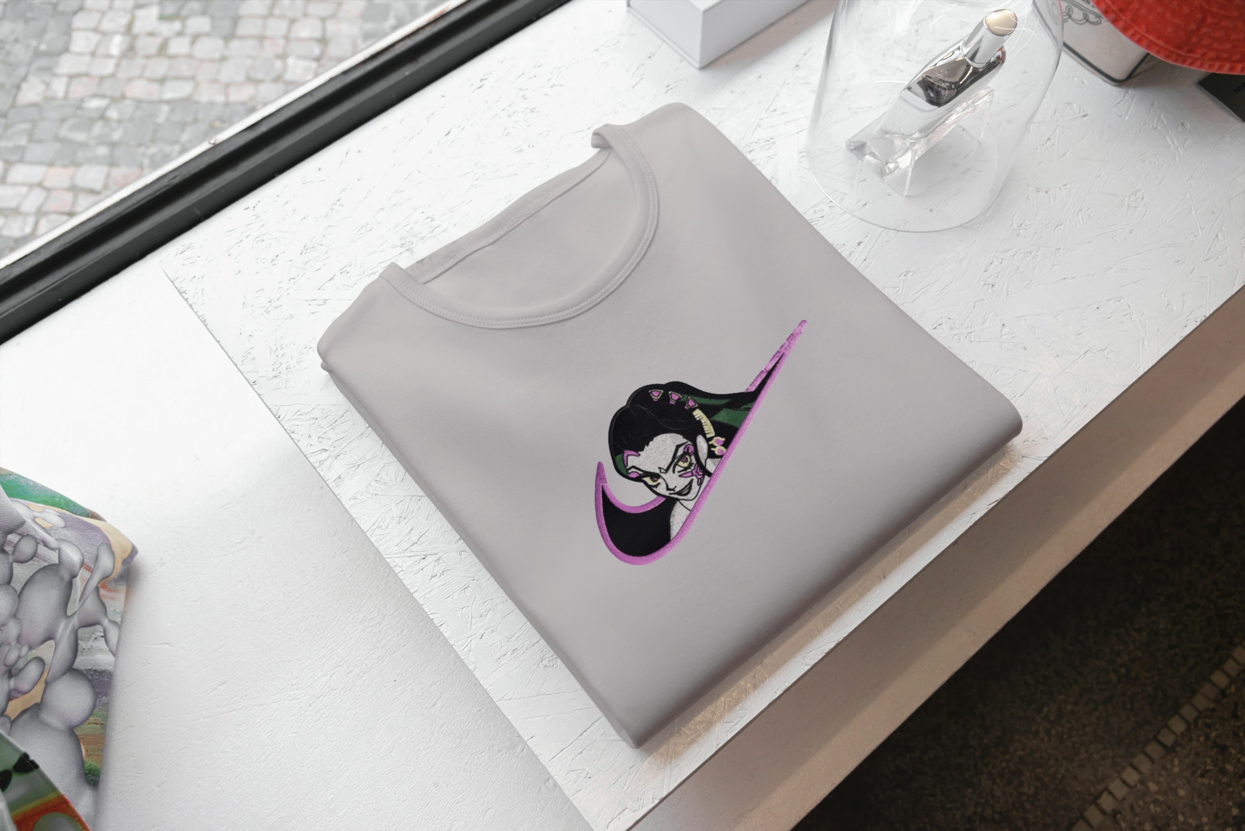 Ricamo Personalizzato - T-Shirt Unisex Ricamata 100% Cotone – Confortevole – Design Swoosh daki-Biiply