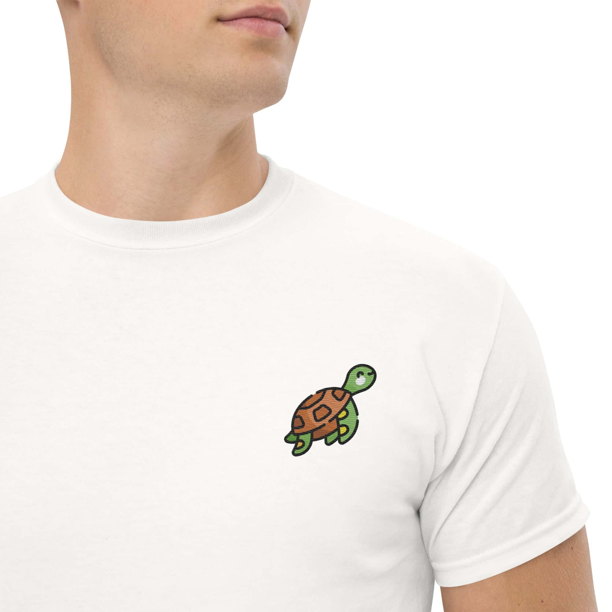 Ricamo Personalizzato - T-Shirt Unisex Ricamata 100% Cotone – Confortevole – Design Tartaruga-Biiply