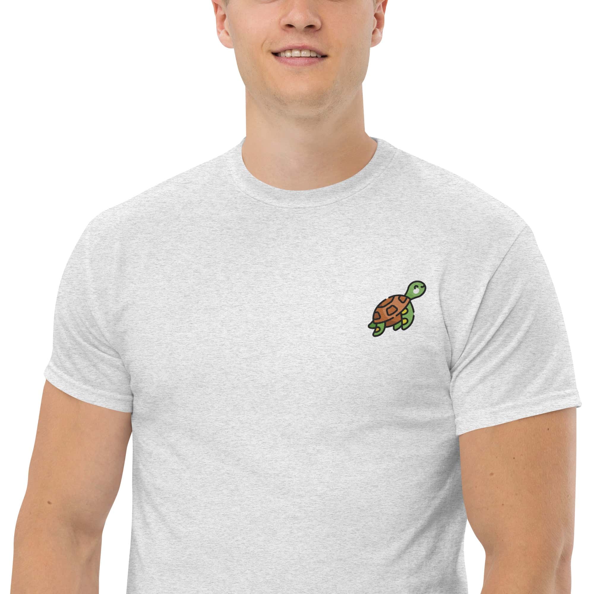 Ricamo Personalizzato - T-Shirt Unisex Ricamata 100% Cotone – Confortevole – Design Tartaruga-Biiply