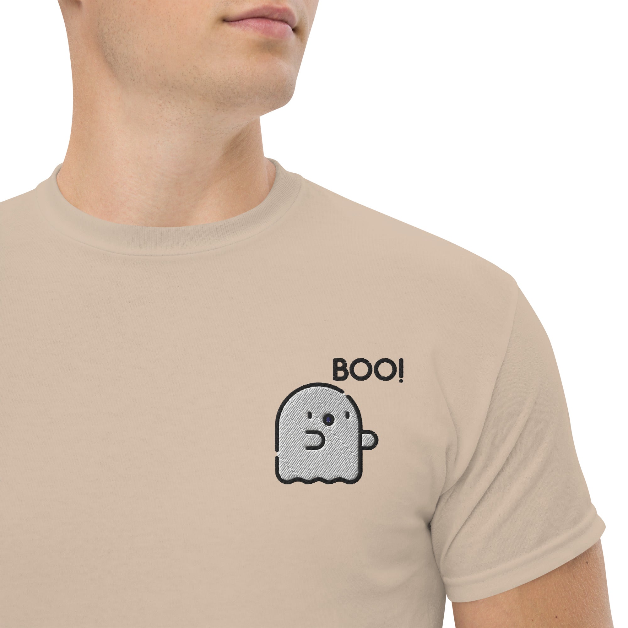 Ricamo Personalizzato - T-shirt Ricamata Unisex – 100% Cotone – Stile Streetwear e Confortevole – Fantasmino Boo!-Biiply