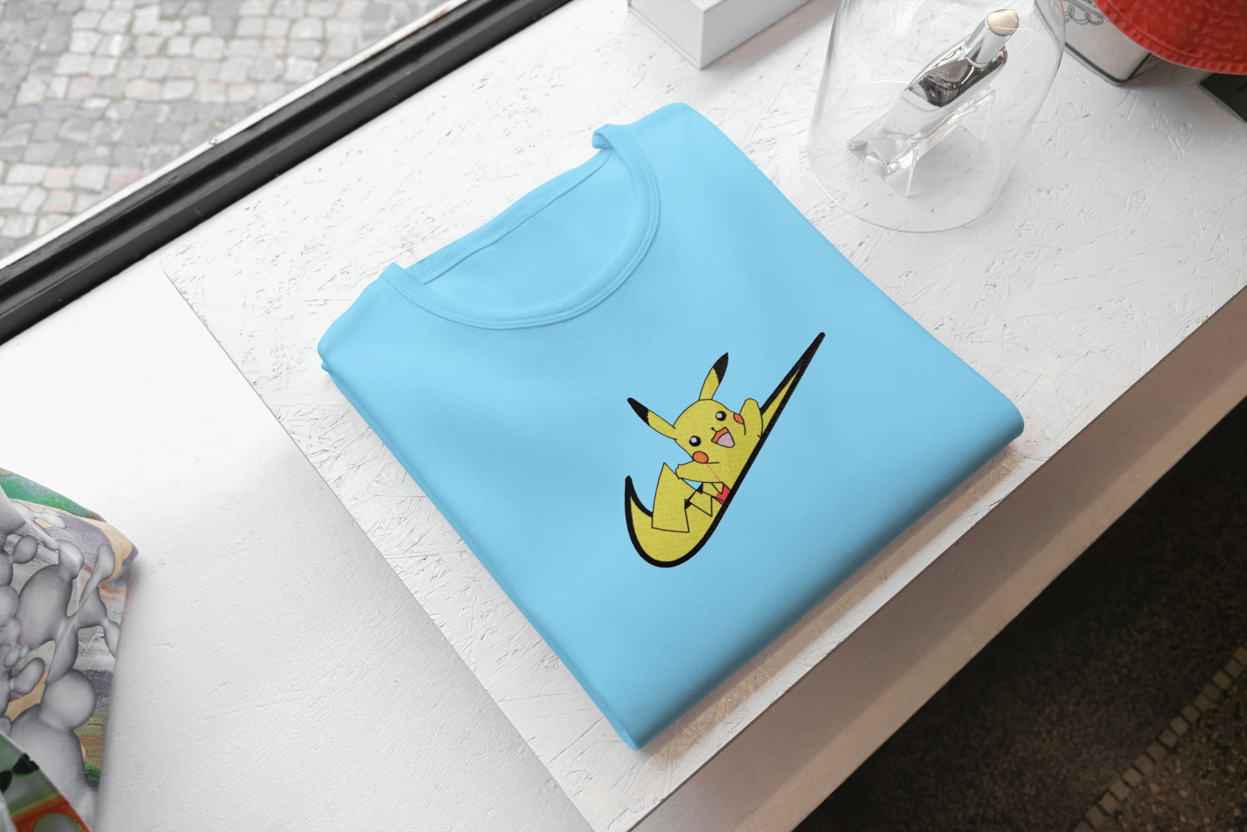 T-Shirt Unisex Ricamata 100% Cotone – Confortevole – Design Swoosh Pikachu