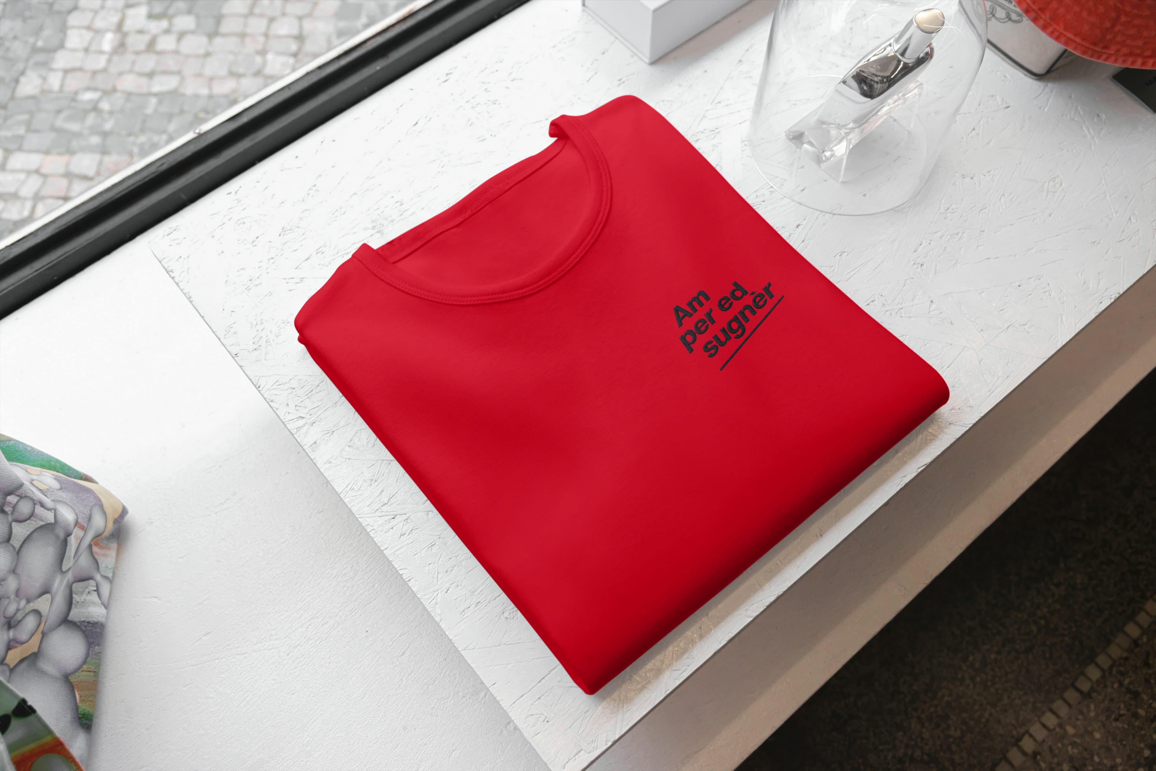 T-Shirt Unisex Ricamata 100% Cotone – Confortevole – Design Am per ed sugnér-Biiply