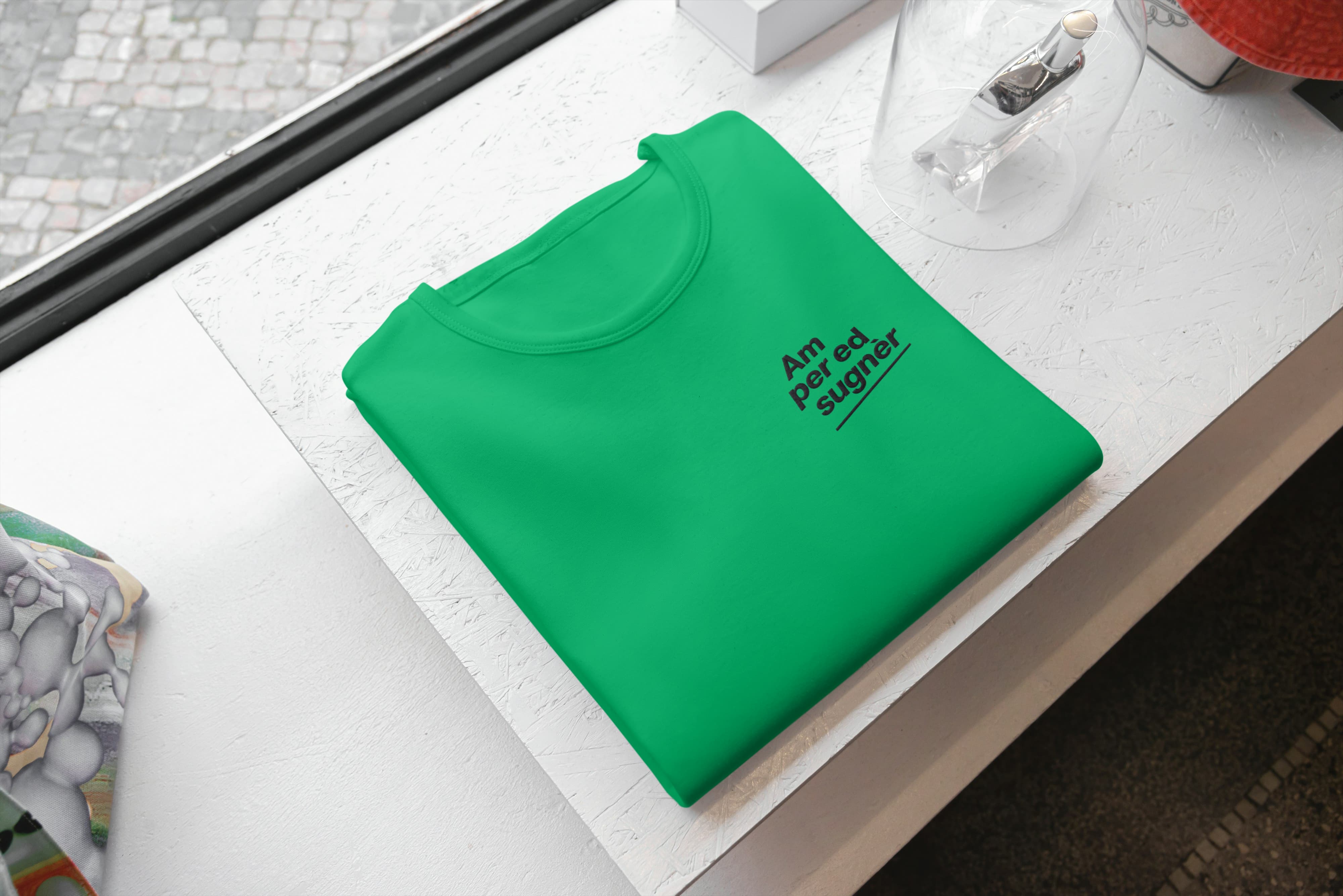 T-Shirt Unisex Ricamata 100% Cotone – Confortevole – Design Am per ed sugnér-Biiply
