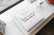 T-Shirt Unisex Ricamata 100% Cotone – Confortevole – Design Anche secondo me è come dico io-Biiply