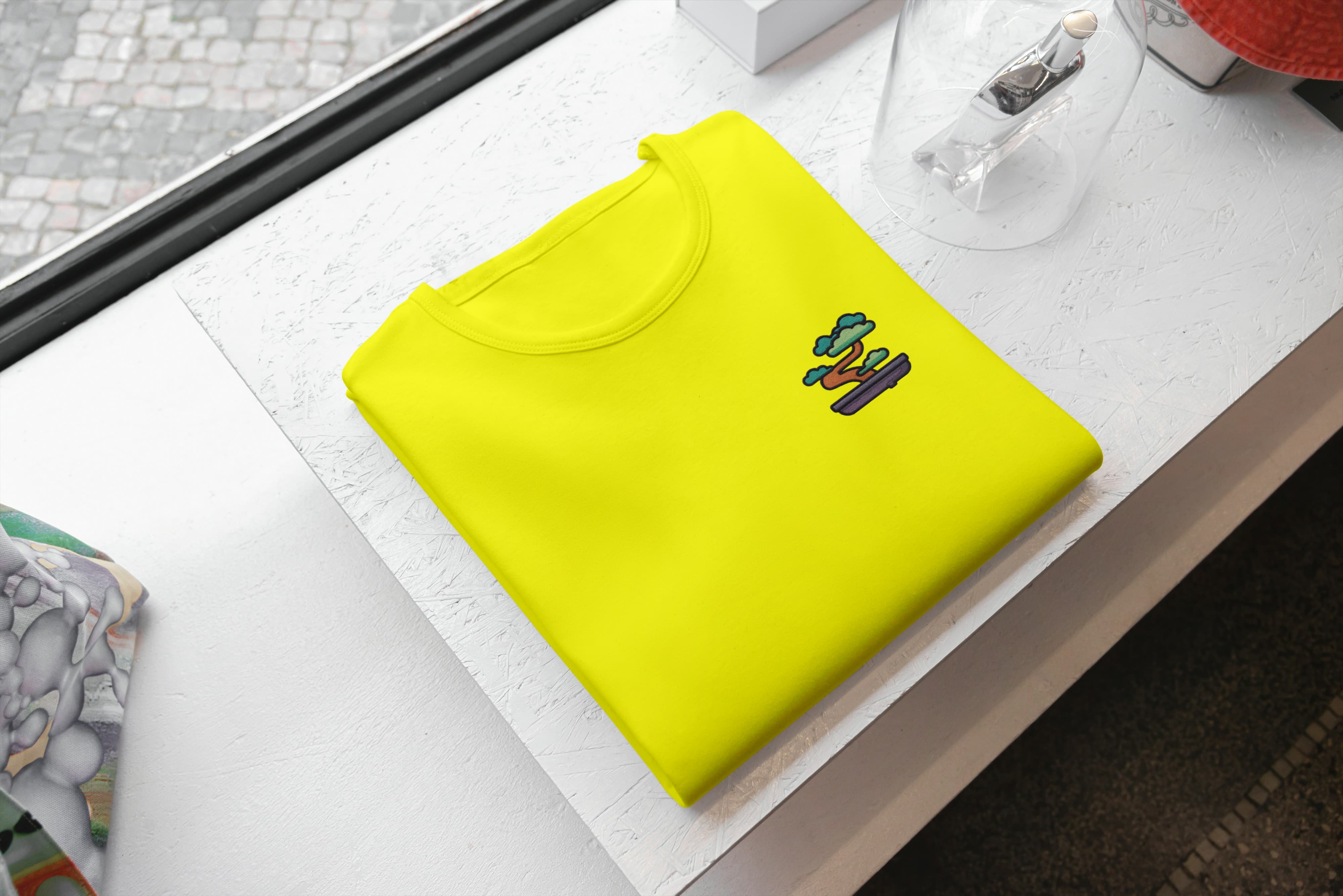 T-Shirt Unisex Ricamata 100% Cotone – Confortevole – Design Bonsai-Biiply