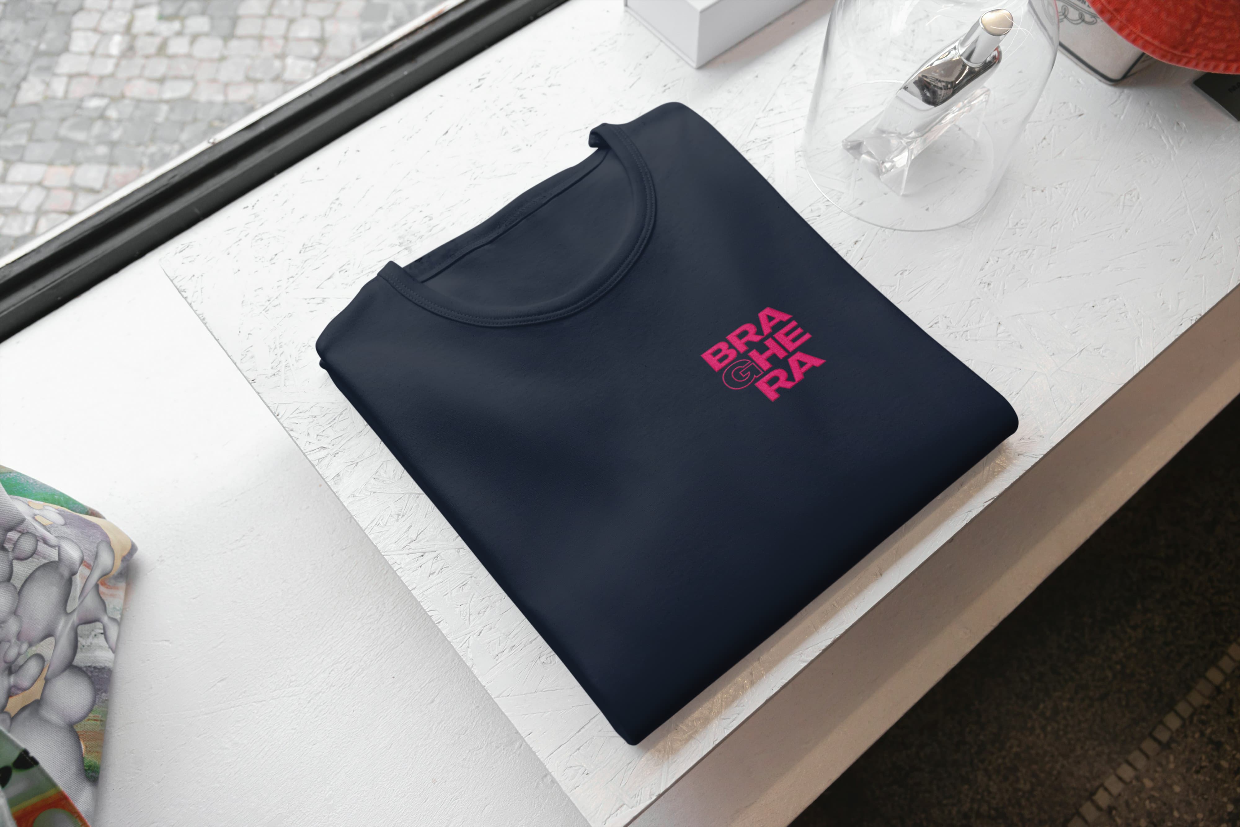 T-Shirt Unisex Ricamata 100% Cotone – Confortevole – Design Braghera-Biiply