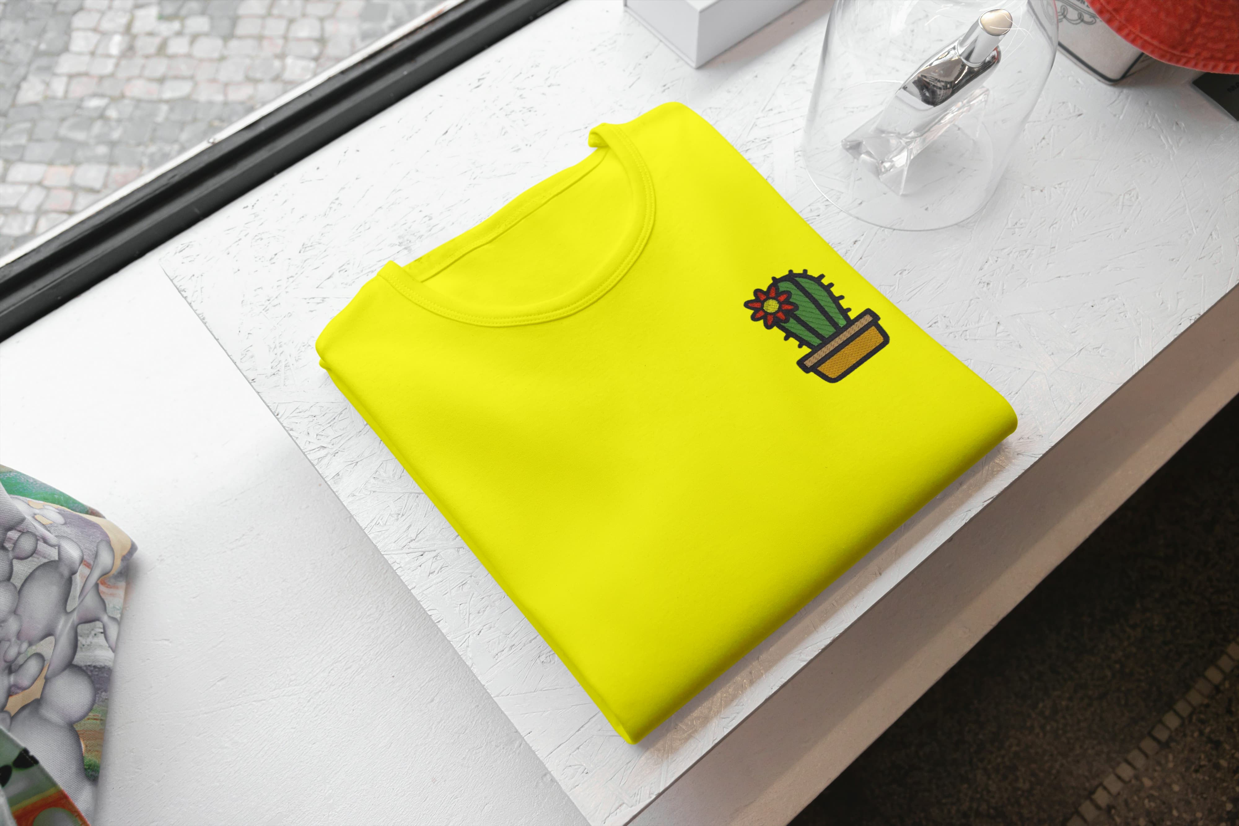 T-Shirt Unisex Ricamata 100% Cotone – Confortevole – Design Cactus-Biiply