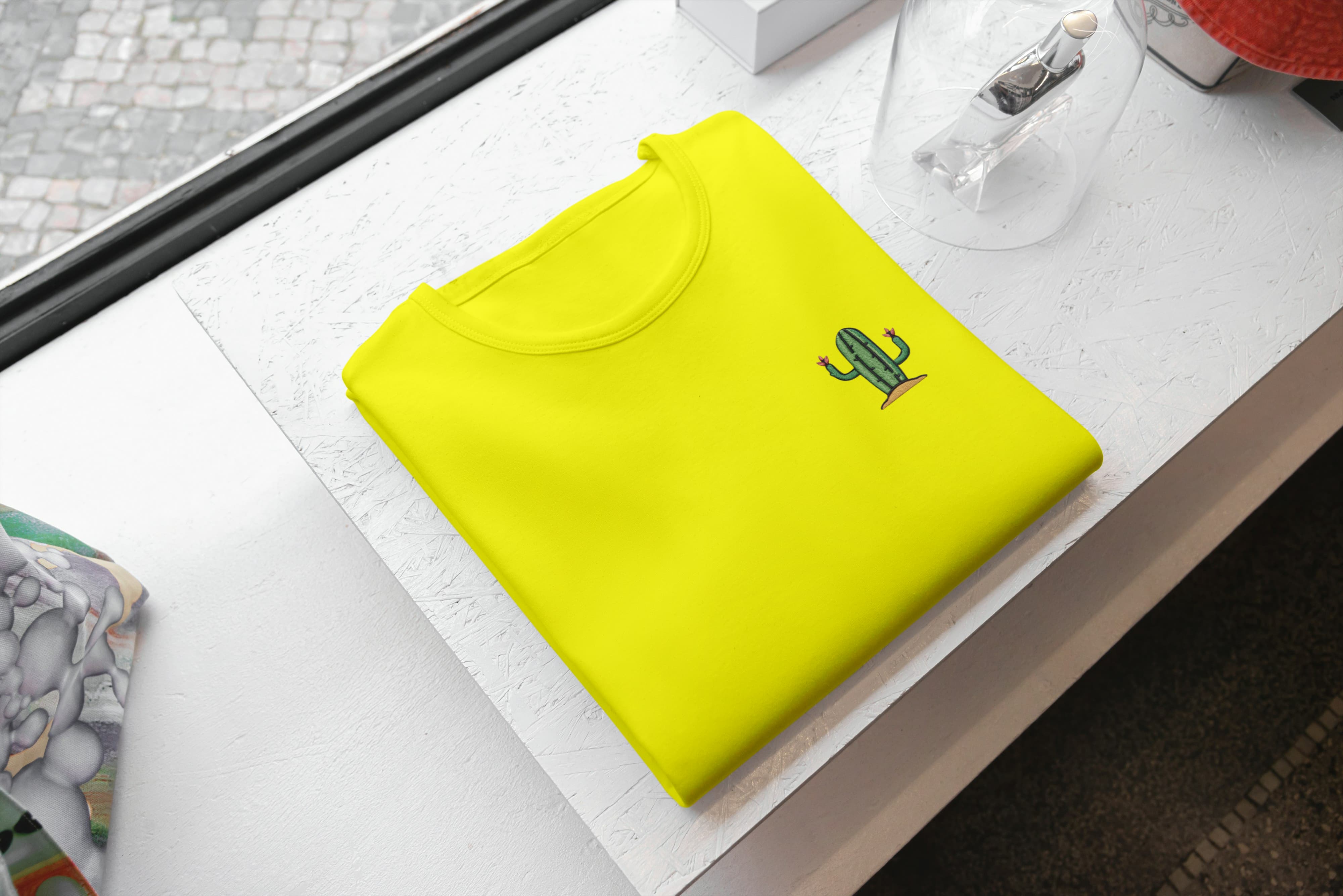 T-Shirt Unisex Ricamata 100% Cotone – Confortevole – Design Cactus Savana-Biiply