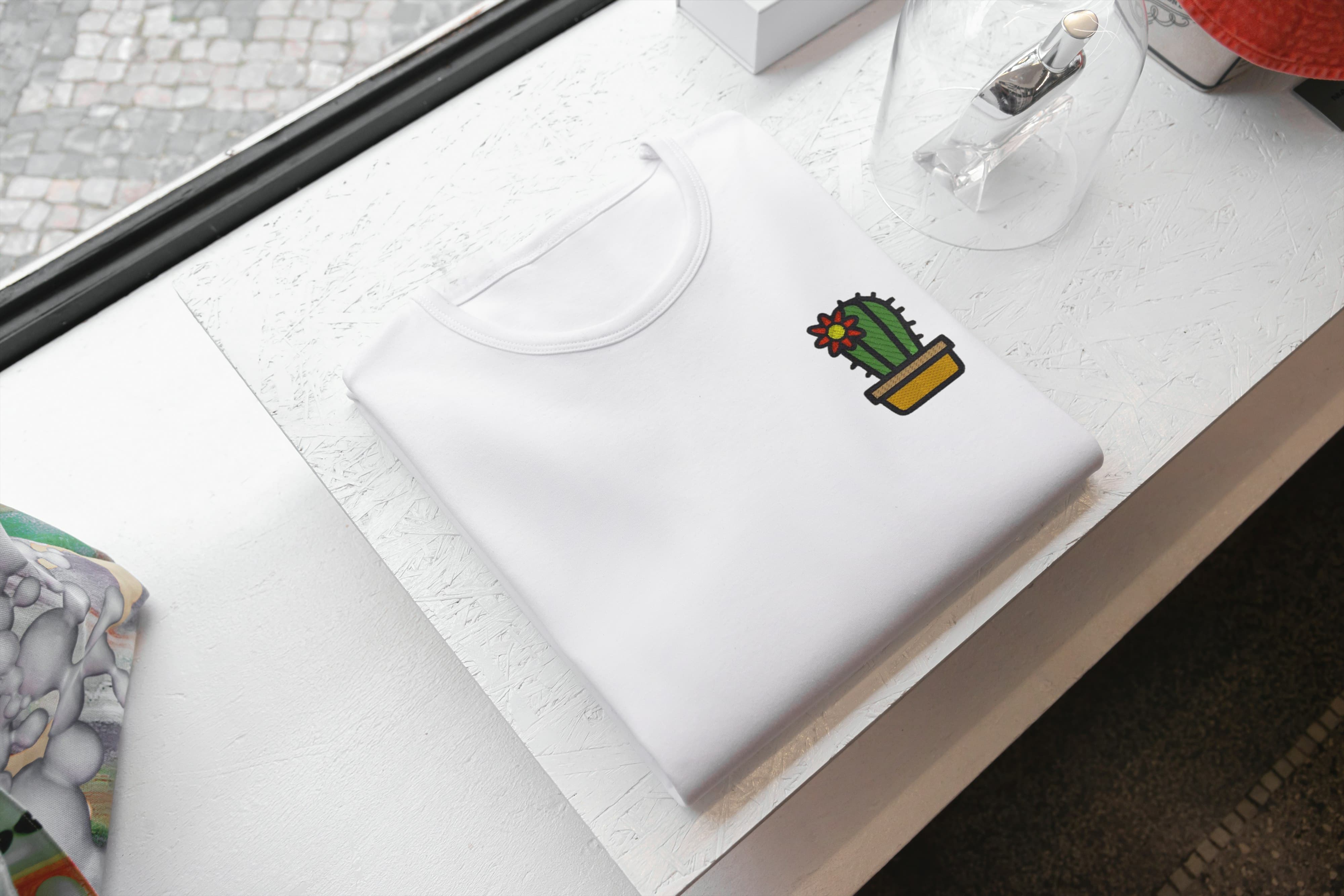 T-Shirt Unisex Ricamata 100% Cotone – Confortevole – Design Cactus-Biiply