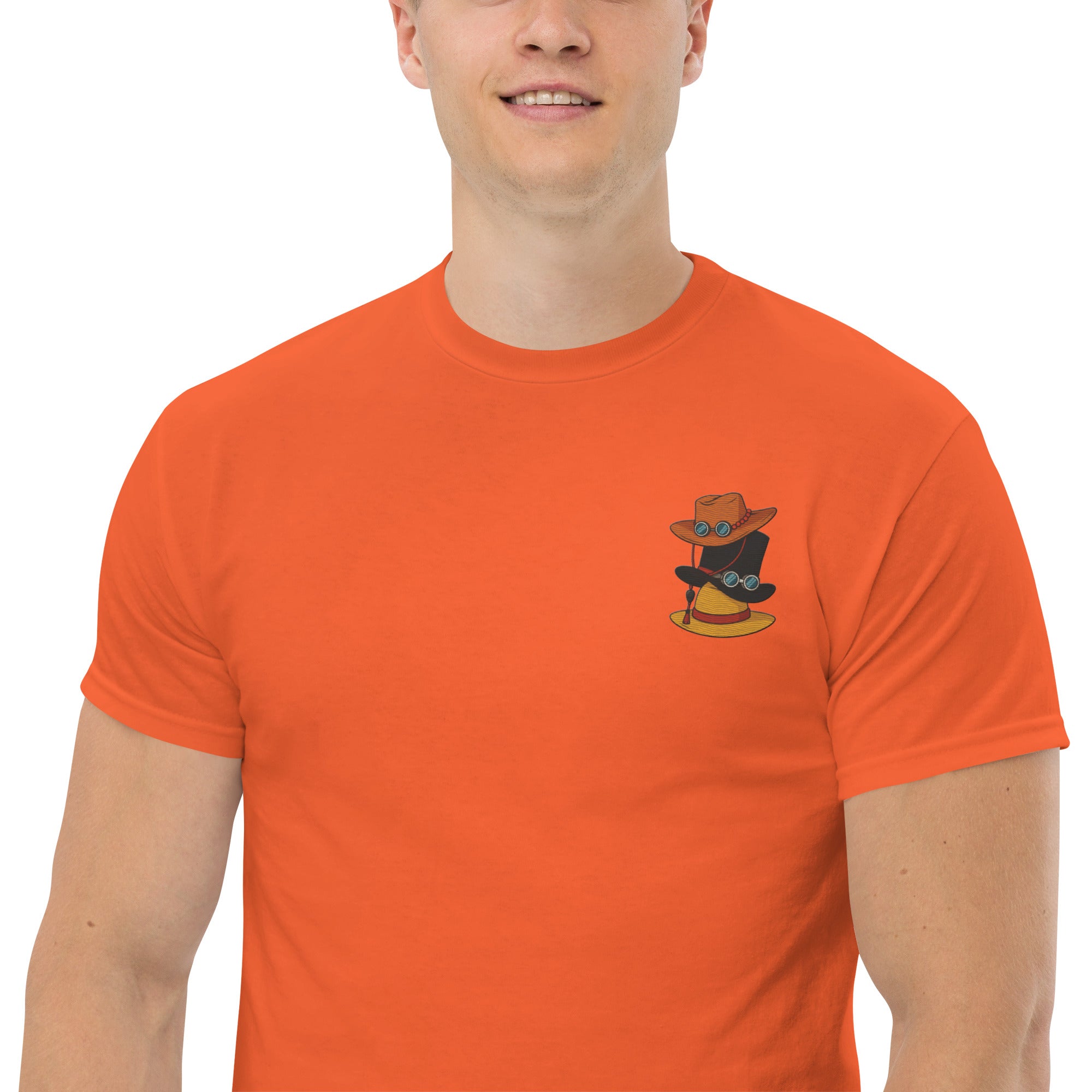 T-Shirt Unisex Ricamata 100% Cotone – Confortevole – Design Cappelli dei Pirati-Biiply