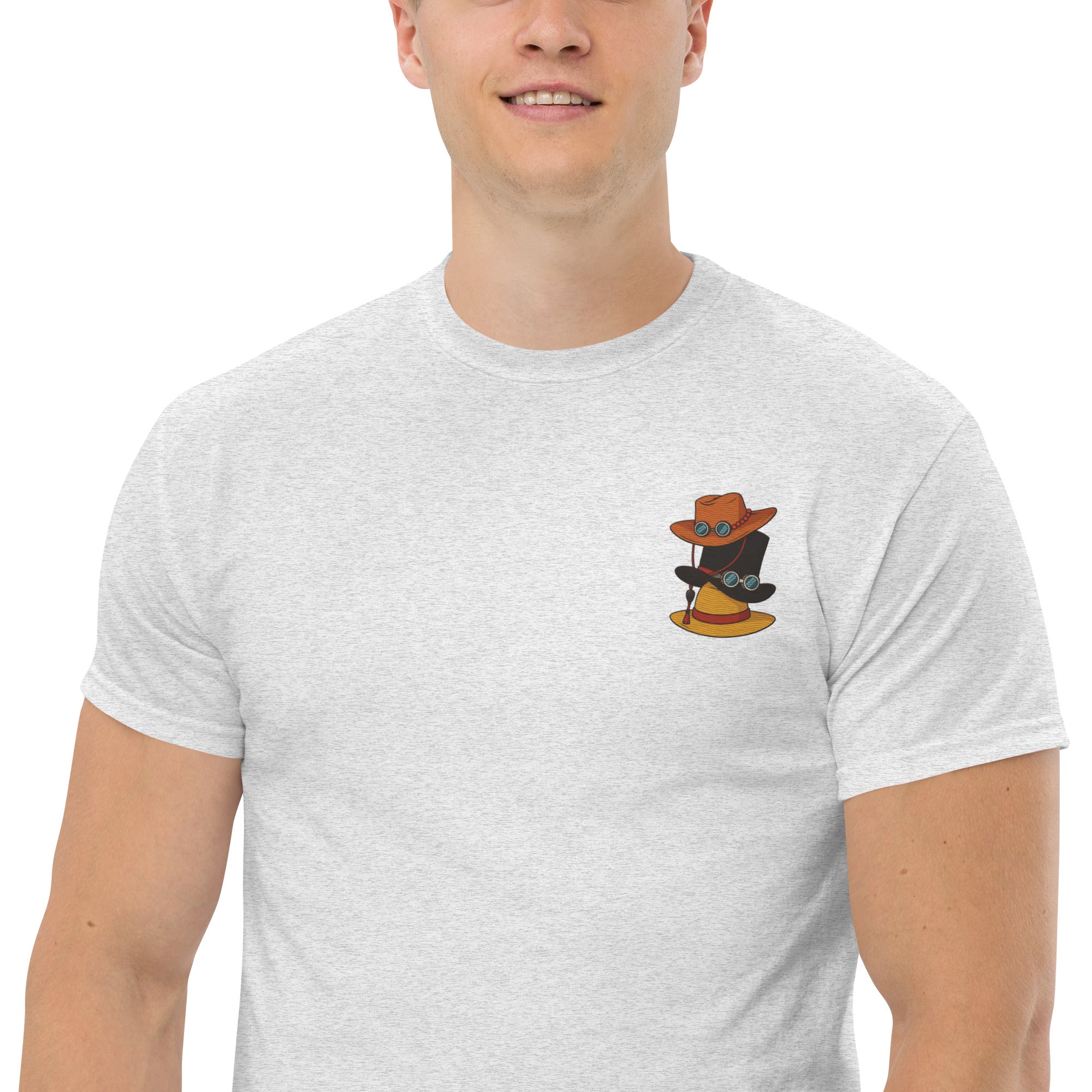 T-Shirt Unisex Ricamata 100% Cotone – Confortevole – Design Cappelli dei Pirati-Biiply