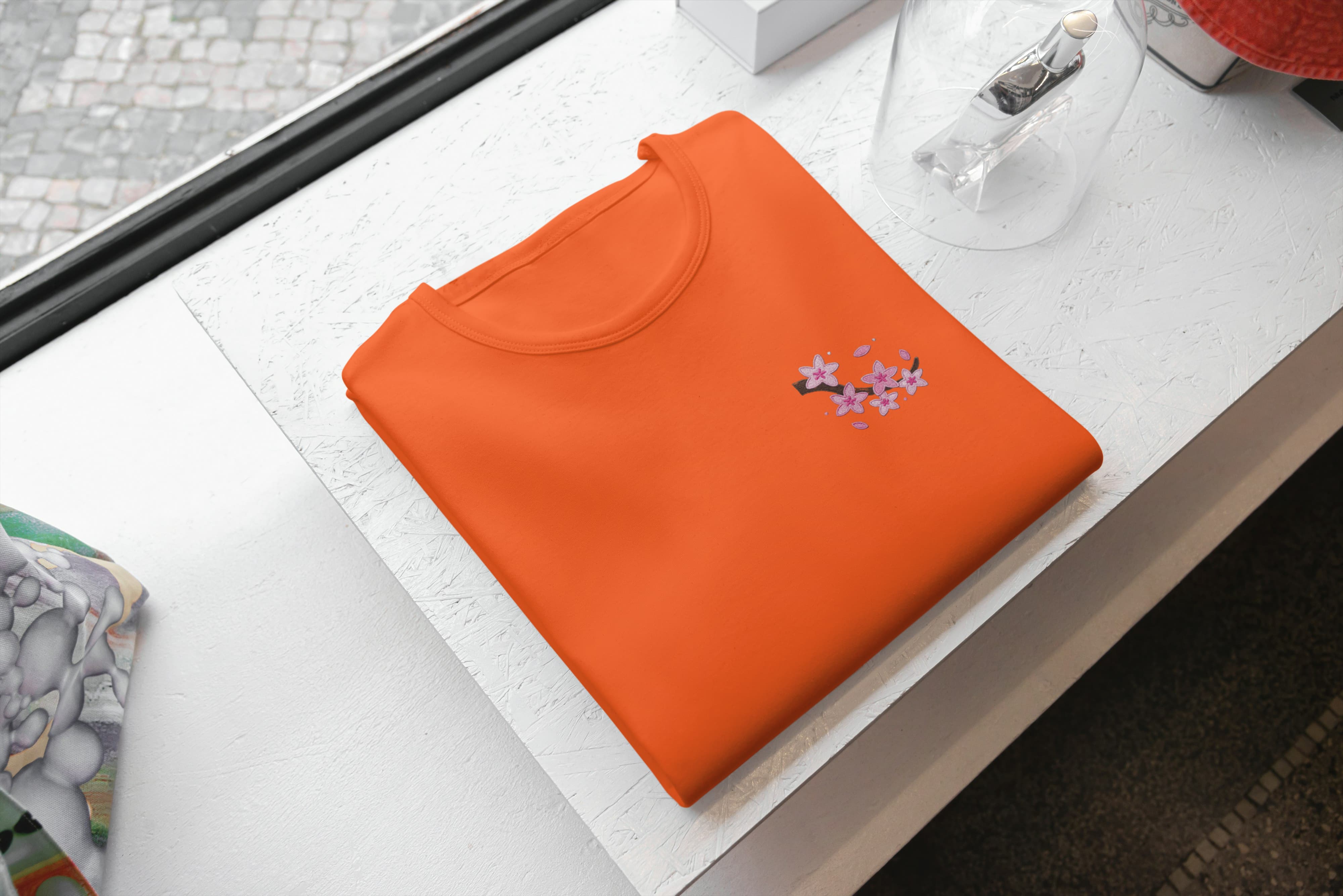 T-Shirt Unisex Ricamata 100% Cotone – Confortevole – Design Cherry Blossom-Biiply