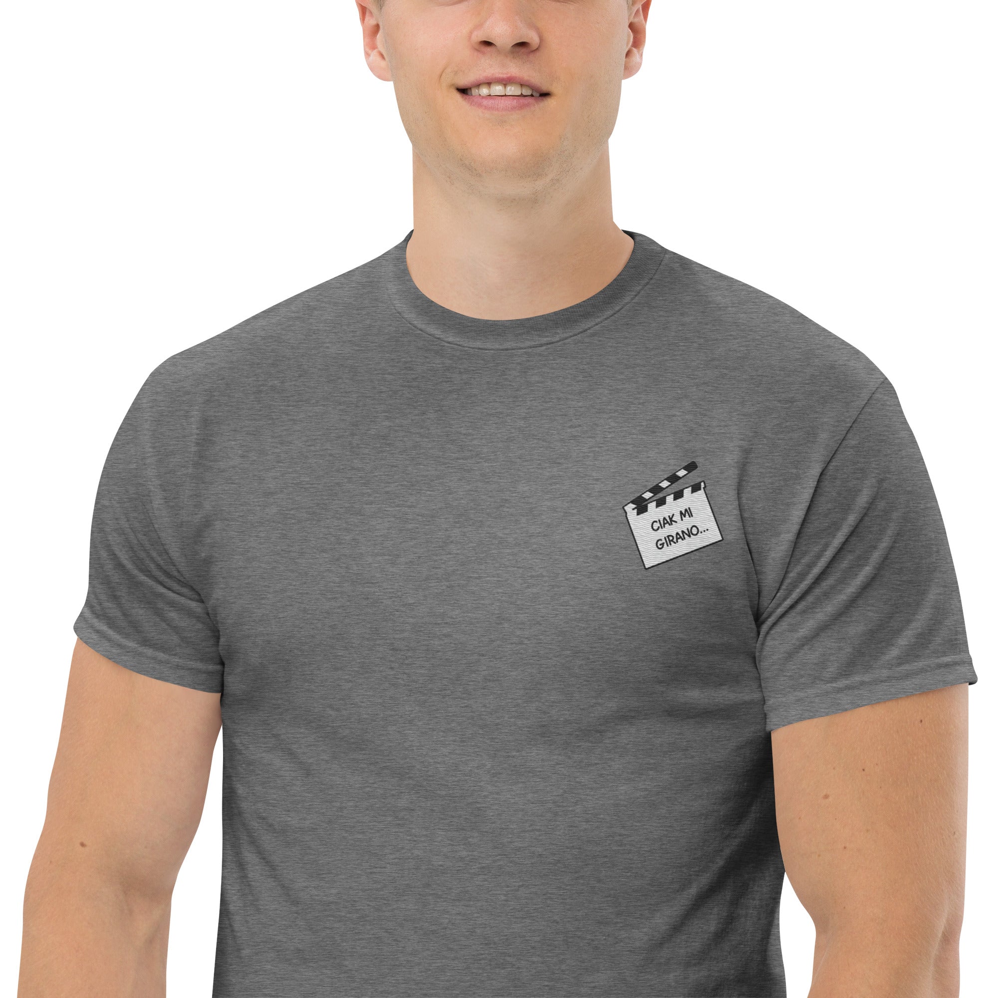 T-Shirt Unisex Ricamata 100% Cotone – Confortevole – Design Ciak mi girano-Biiply