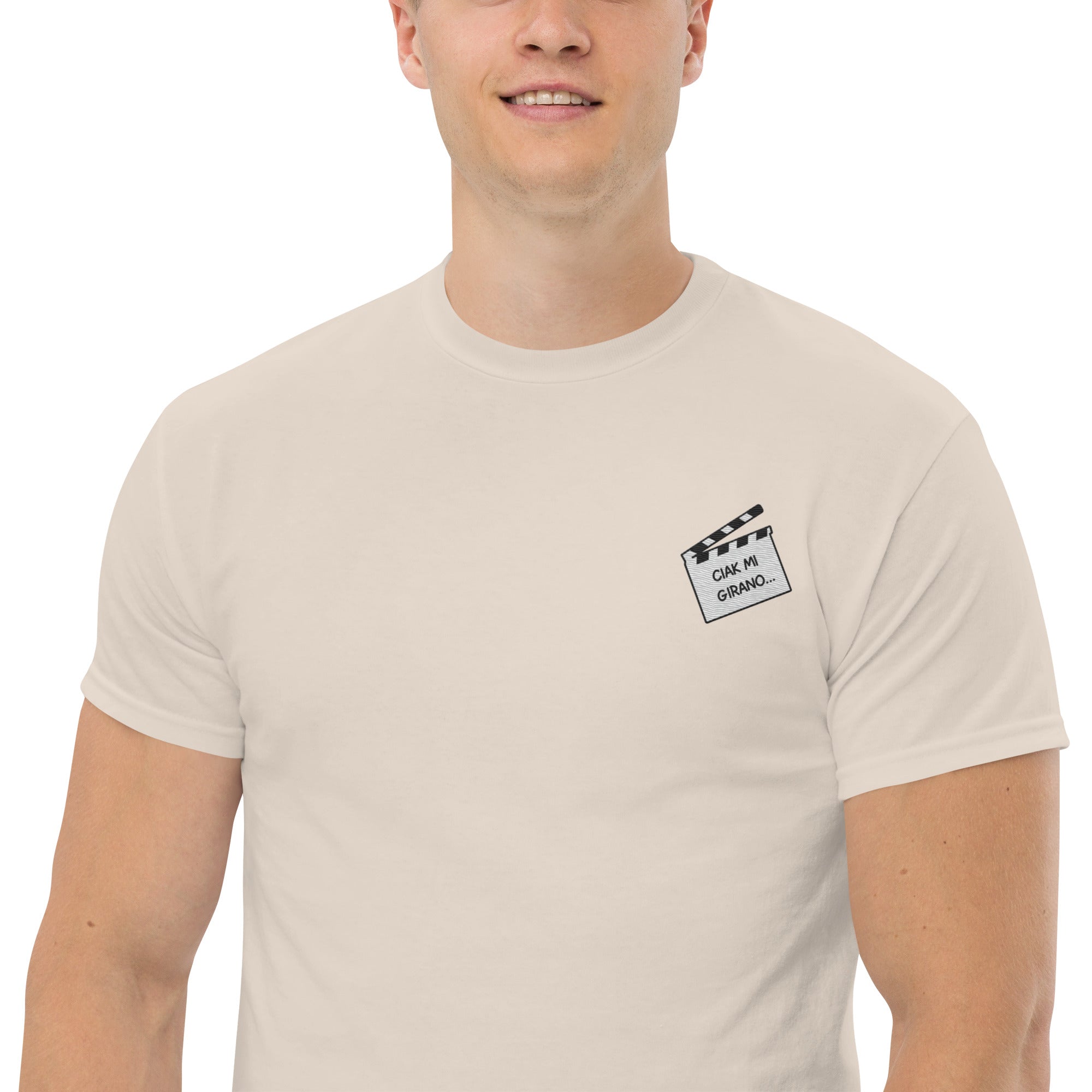 T-Shirt Unisex Ricamata 100% Cotone – Confortevole – Design Ciak mi girano-Biiply