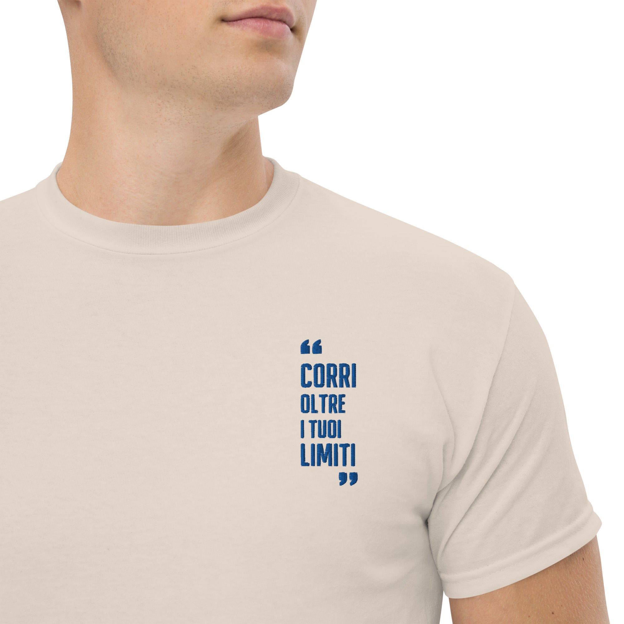 T-Shirt Unisex Ricamata 100% Cotone – Confortevole – Design Corri Oltre-Biiply