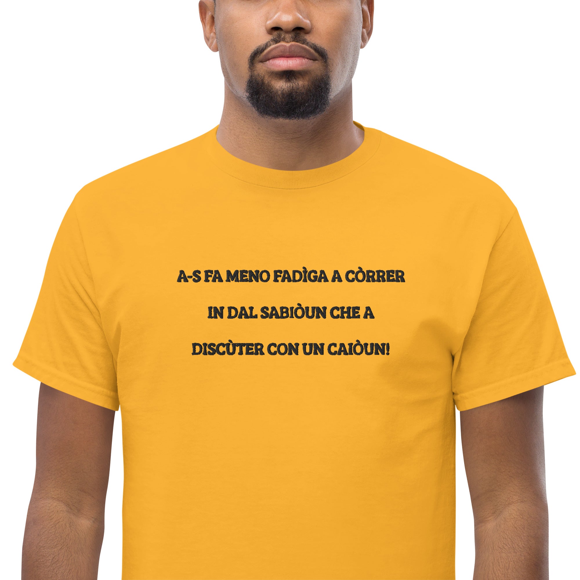 T-Shirt Unisex Ricamata 100% Cotone – Confortevole – Design Discùter Con Un Caiòun!-Biiply