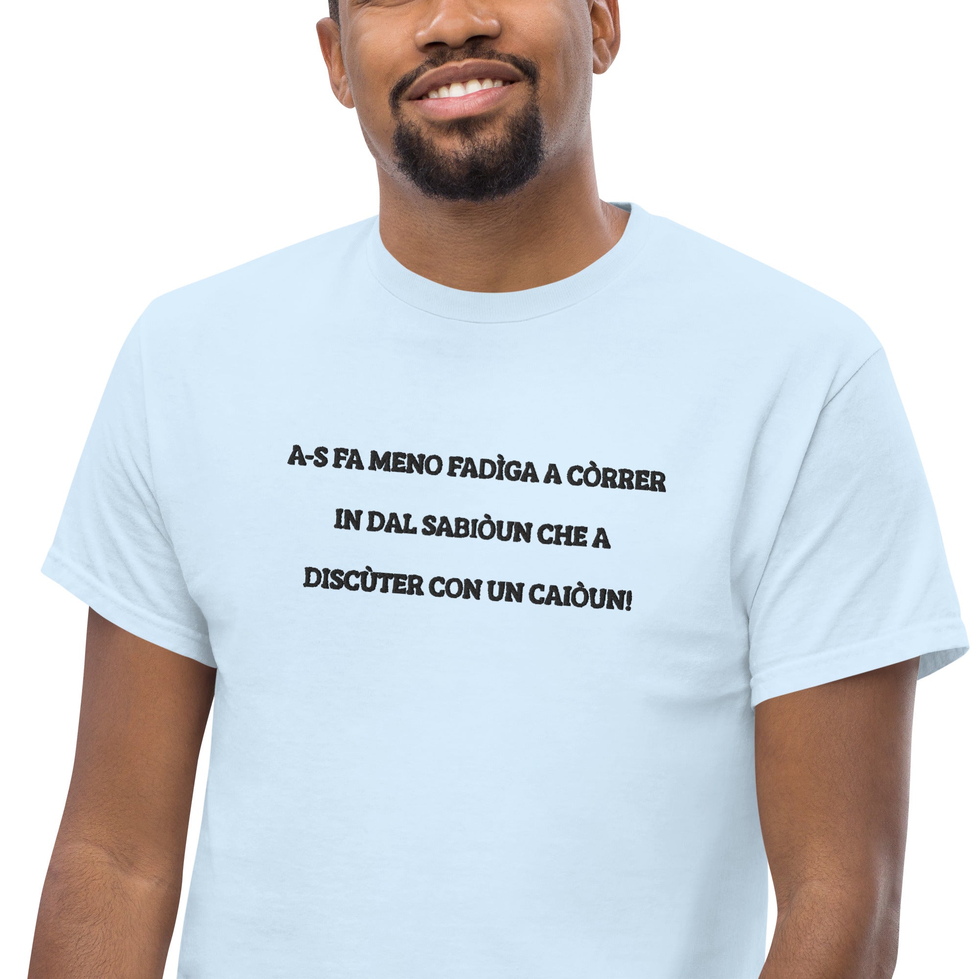 T-Shirt Unisex Ricamata 100% Cotone – Confortevole – Design Discùter Con Un Caiòun!-Biiply