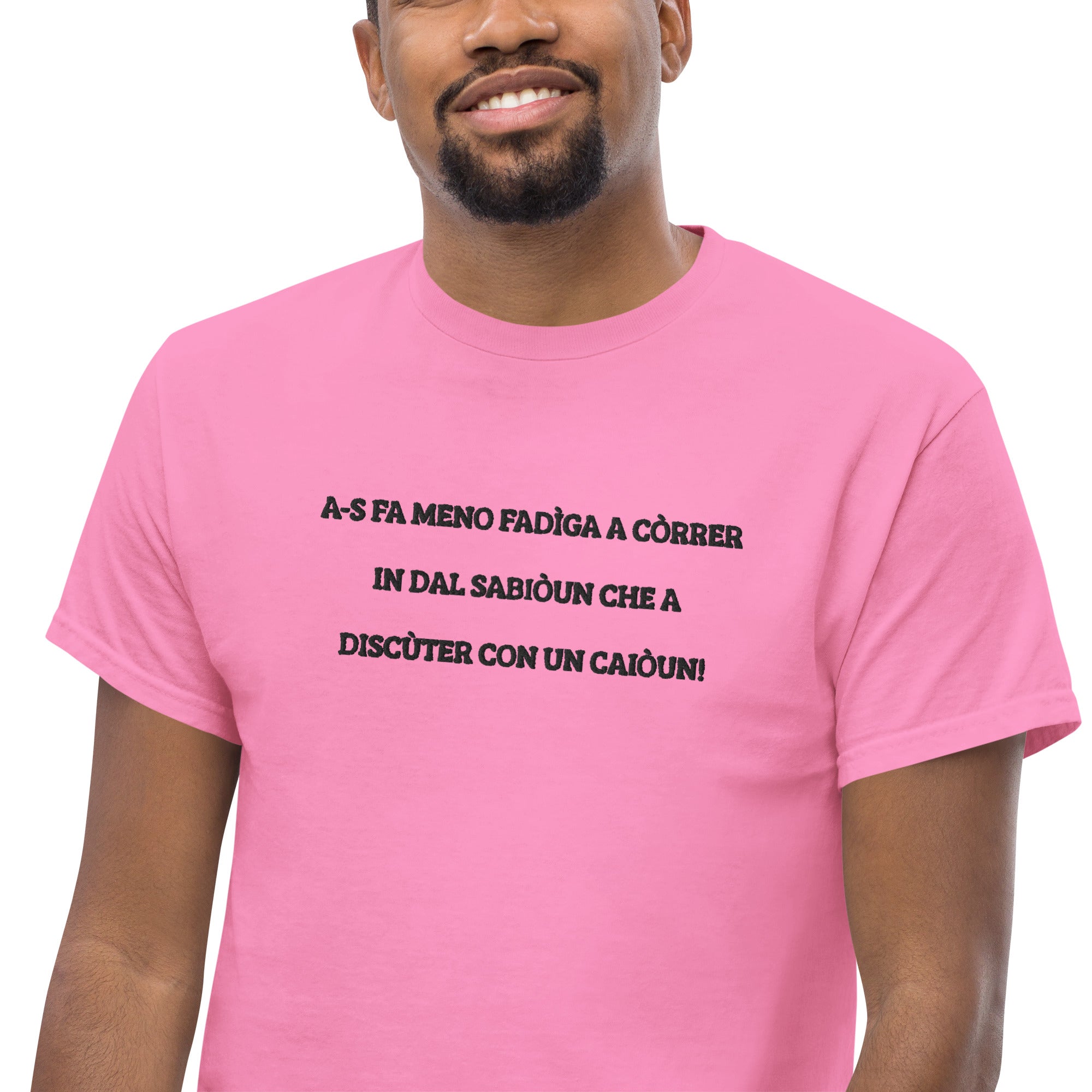 T-Shirt Unisex Ricamata 100% Cotone – Confortevole – Design Discùter Con Un Caiòun!-Biiply