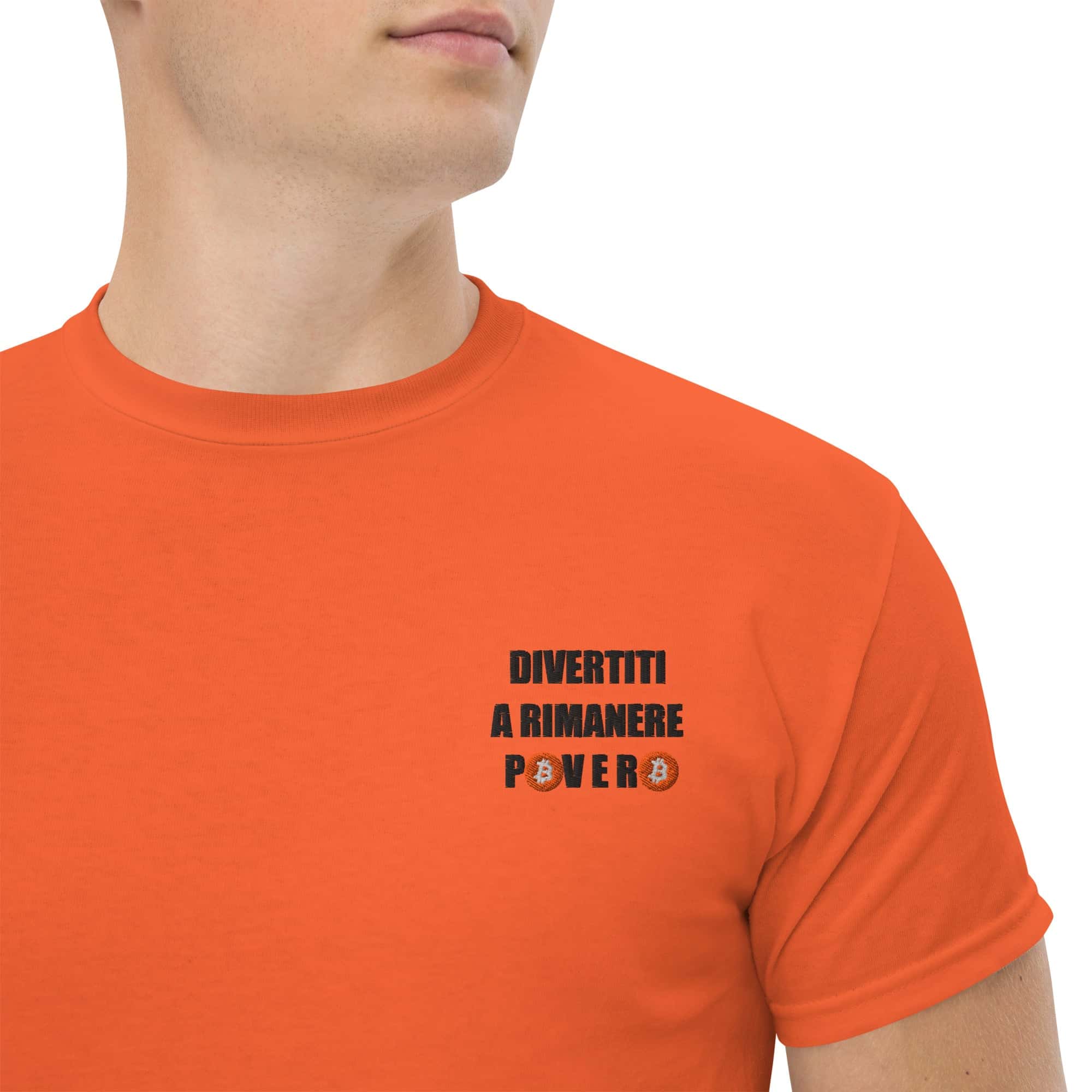 T-Shirt Unisex Ricamata 100% Cotone – Confortevole – Design Divertiti a Rimanere Povero BTC-Biiply