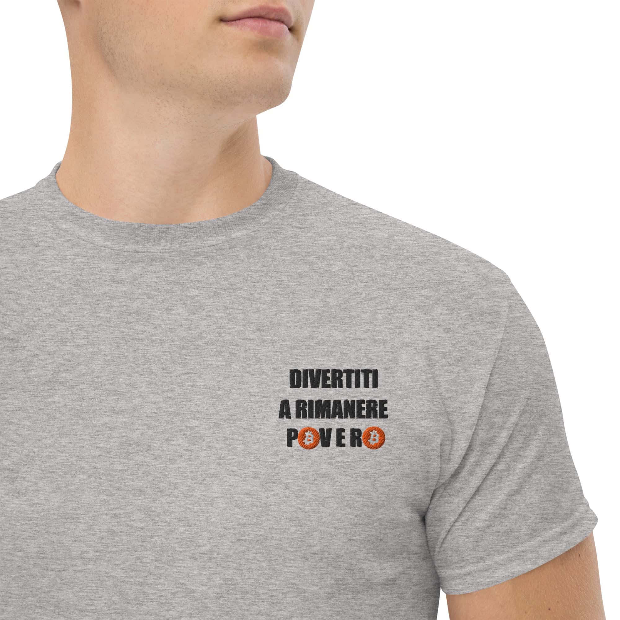 T-Shirt Unisex Ricamata 100% Cotone – Confortevole – Design Divertiti a Rimanere Povero BTC-Biiply