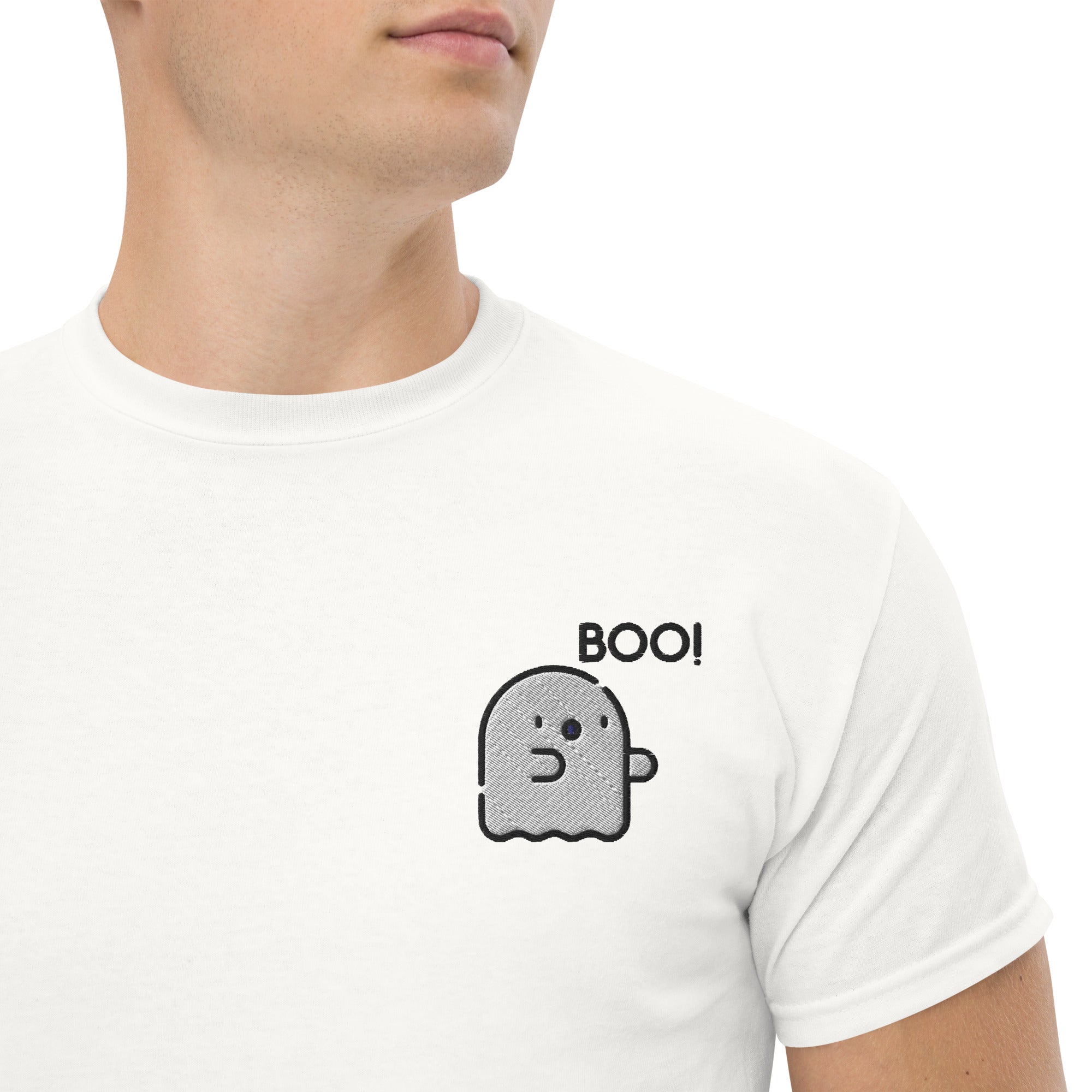 Ricamo Personalizzato - T-shirt Ricamata Unisex – 100% Cotone – Stile Streetwear e Confortevole – Fantasmino Boo!-Biiply