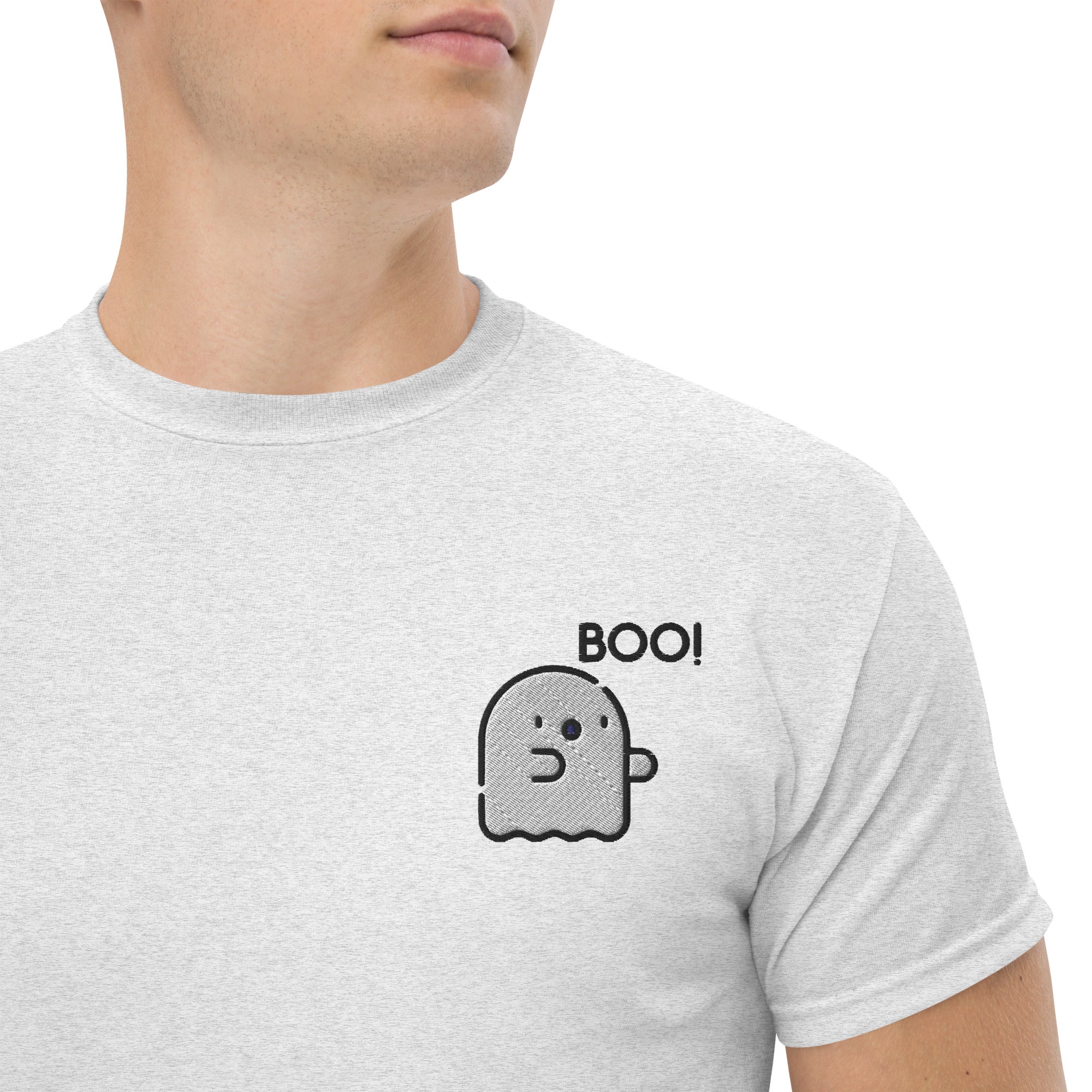 Ricamo Personalizzato - T-shirt Ricamata Unisex – 100% Cotone – Stile Streetwear e Confortevole – Fantasmino Boo!-Biiply