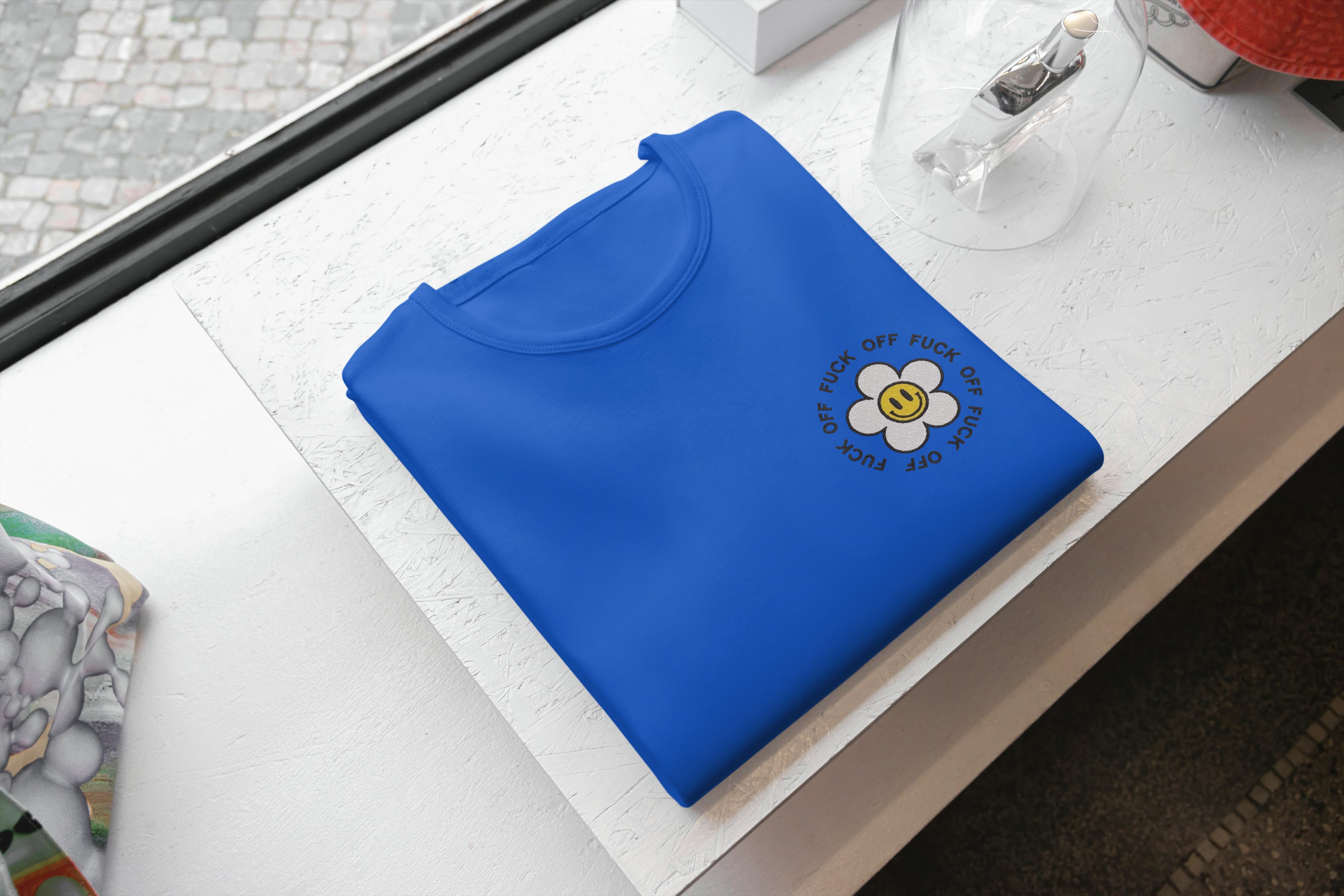 T-Shirt Unisex Ricamata 100% Cotone – Confortevole – Design Fiorellino Fuck Off-Biiply