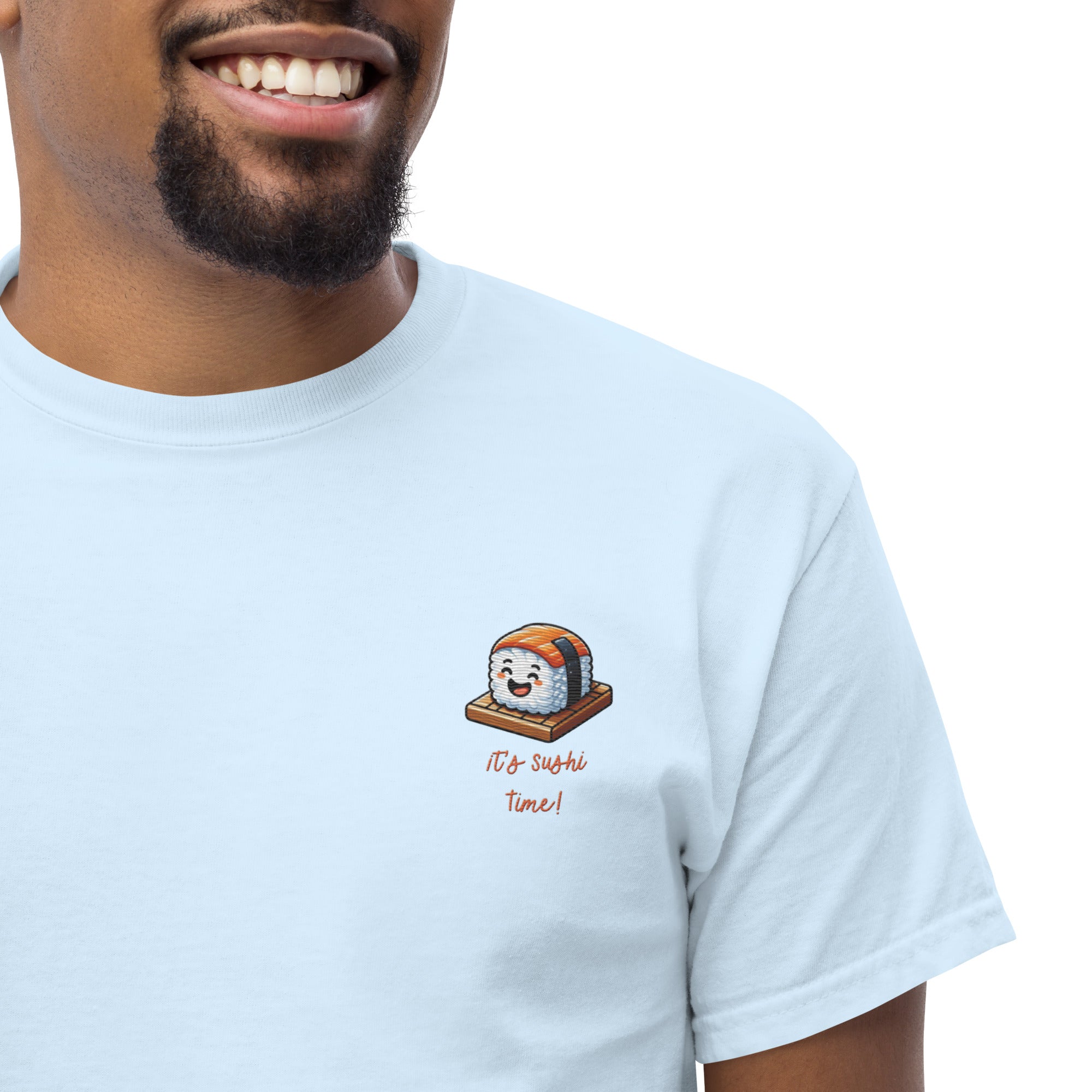 T-Shirt Unisex Ricamata 100% Cotone – Confortevole – Design It's Sushi Time-Biiply