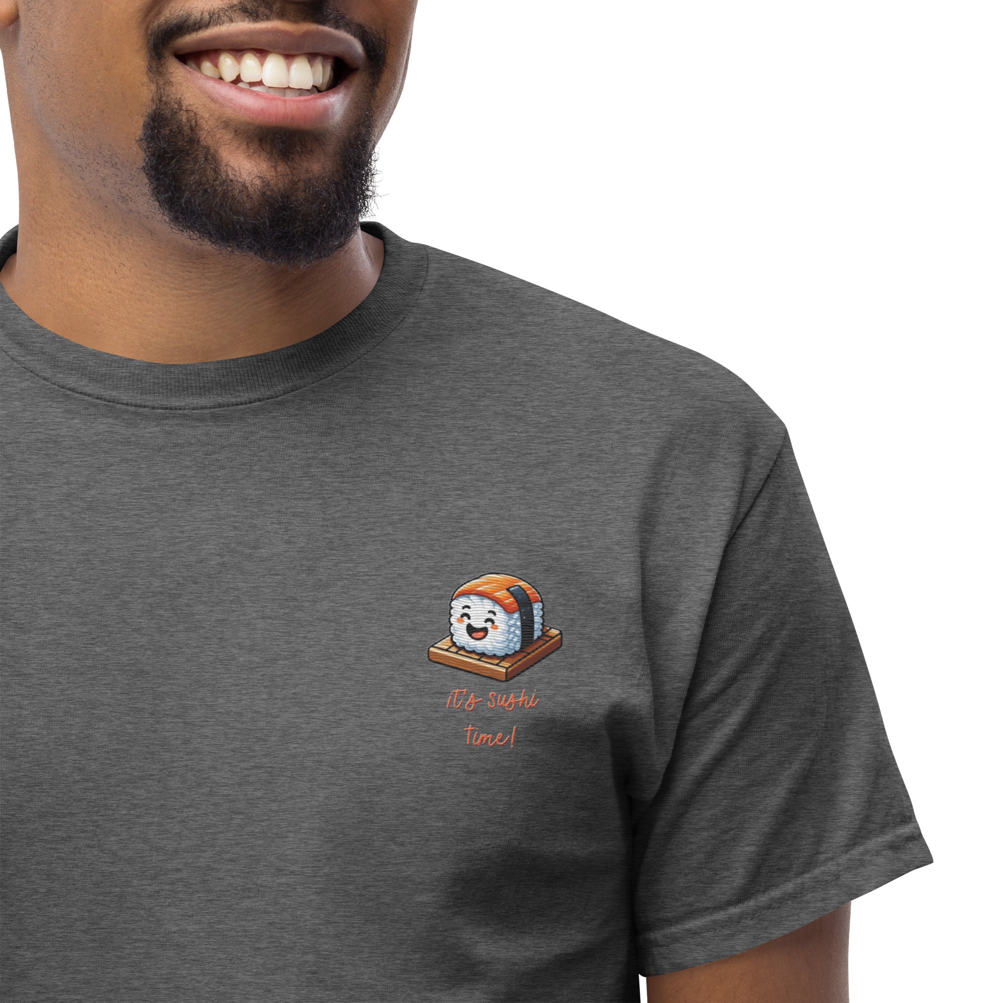 T-Shirt Unisex Ricamata 100% Cotone – Confortevole – Design It's Sushi Time-Biiply