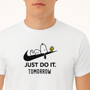 T-Shirt Unisex Ricamata 100% Cotone – Confortevole – Design Just Do It Tomorrow-Biiply