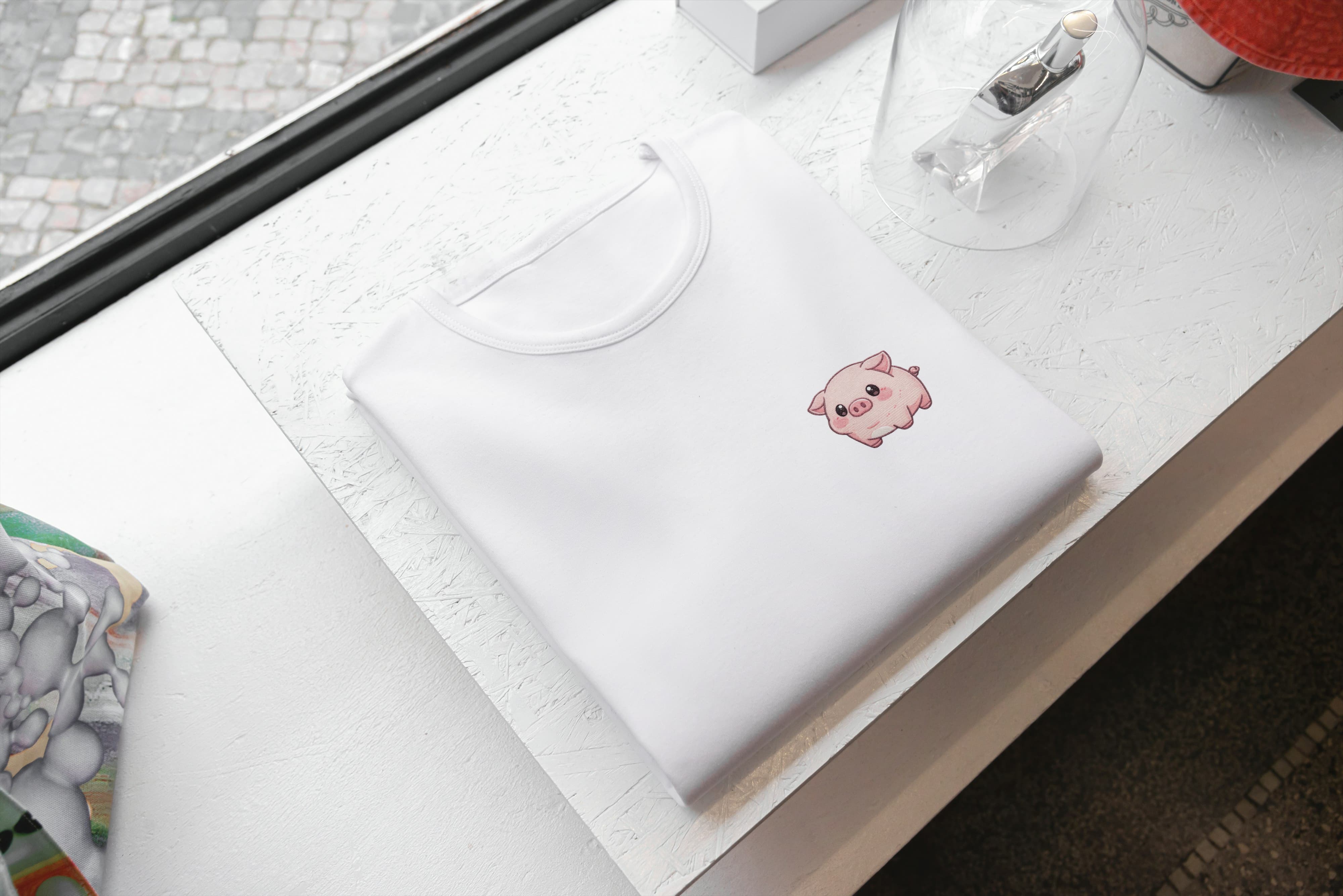 T-Shirt Unisex Ricamata 100% Cotone – Confortevole – Design Maialino-Biiply