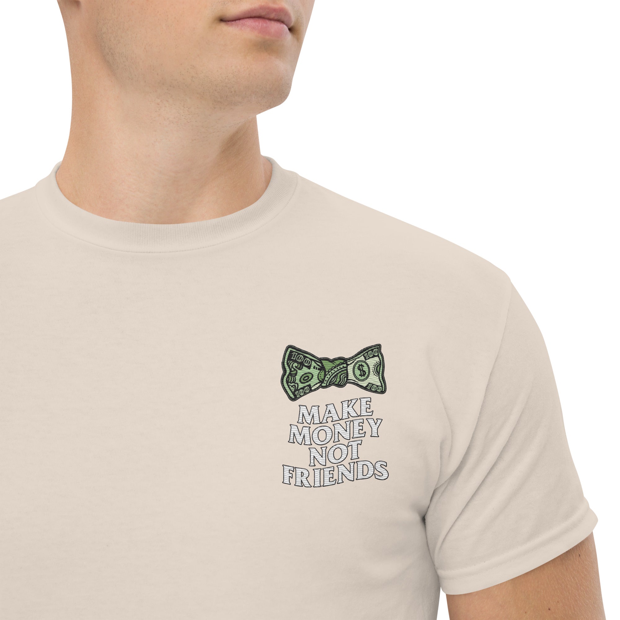 T-Shirt Unisex Ricamata 100% Cotone – Confortevole – Design Make Money Not Friends-Biiply