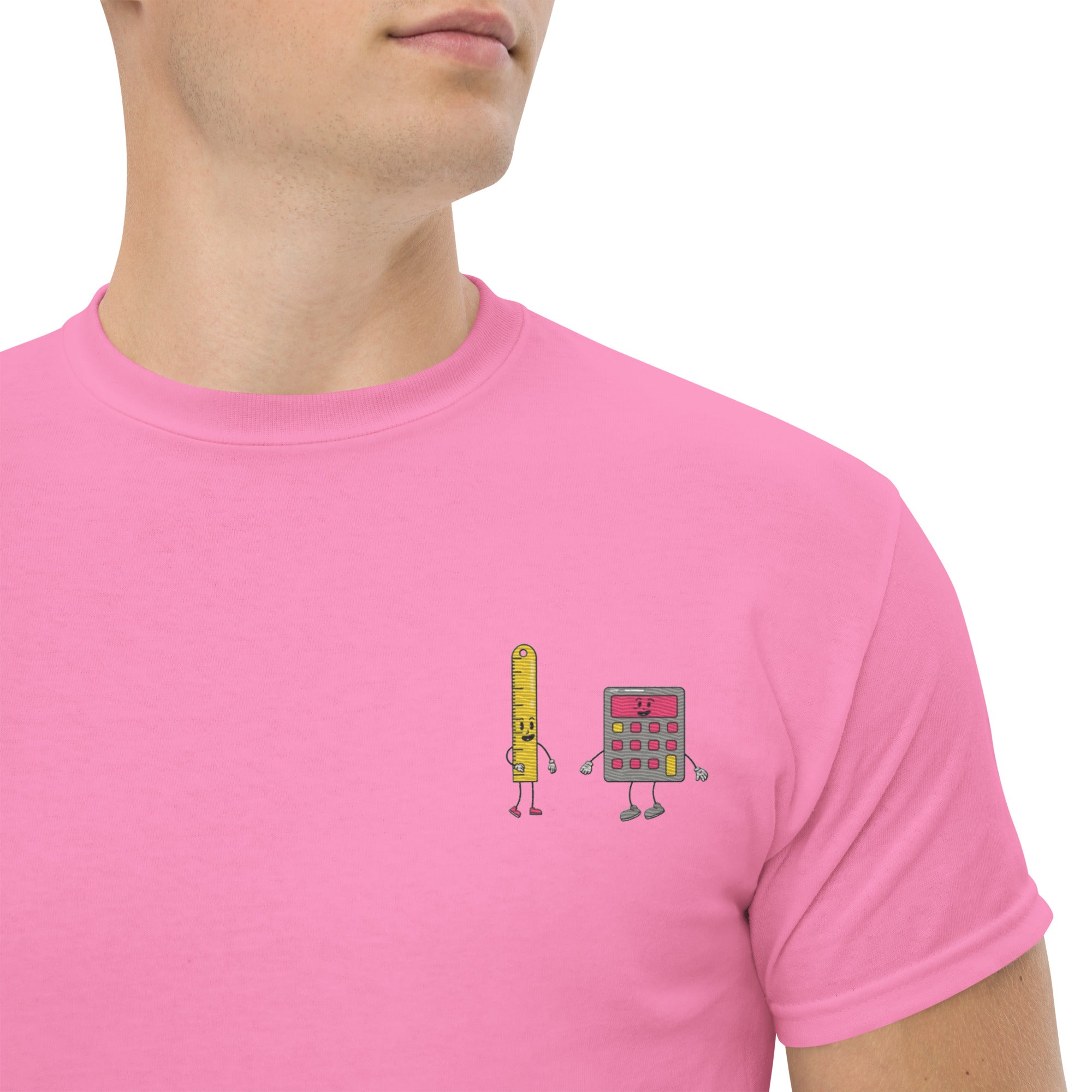 T-Shirt Unisex Ricamata 100% Cotone – Confortevole – Design Metro e Calcolatrice-Biiply