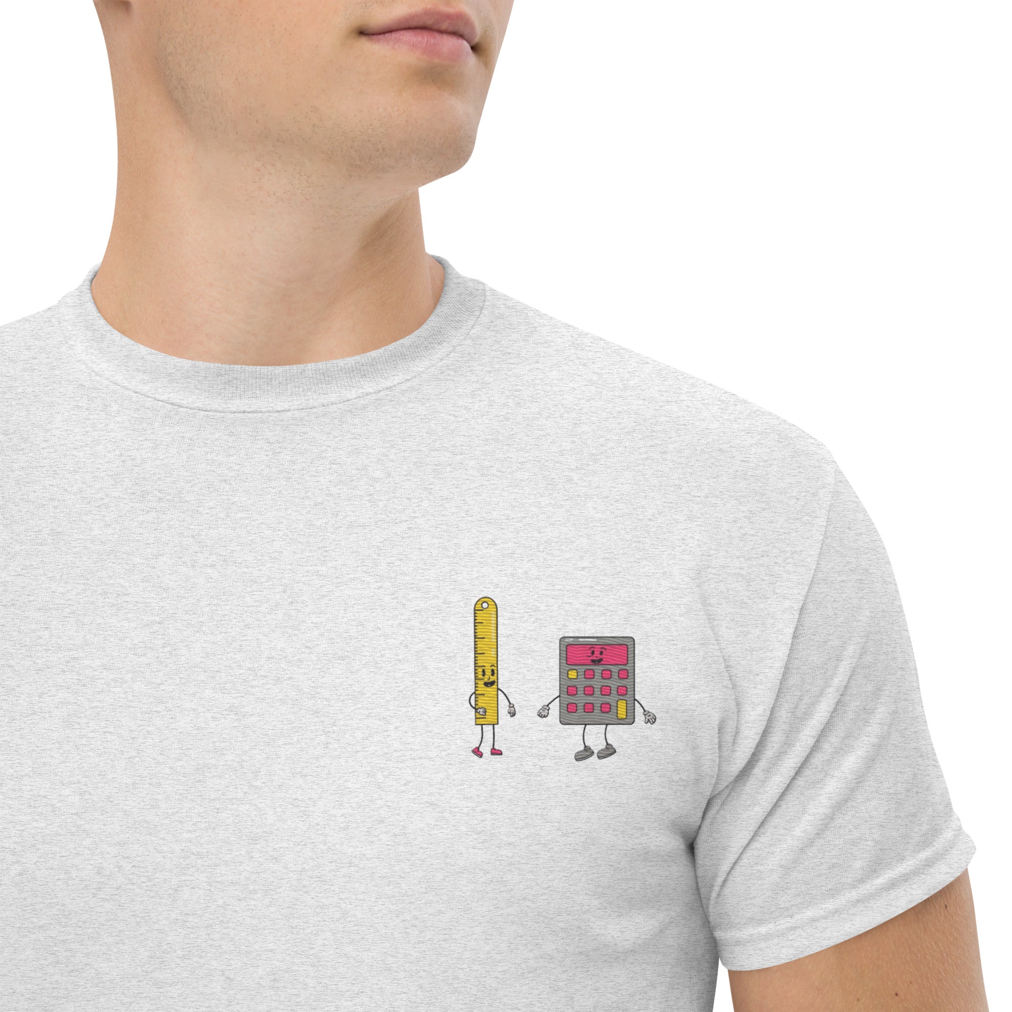 T-Shirt Unisex Ricamata 100% Cotone – Confortevole – Design Metro e Calcolatrice-Biiply