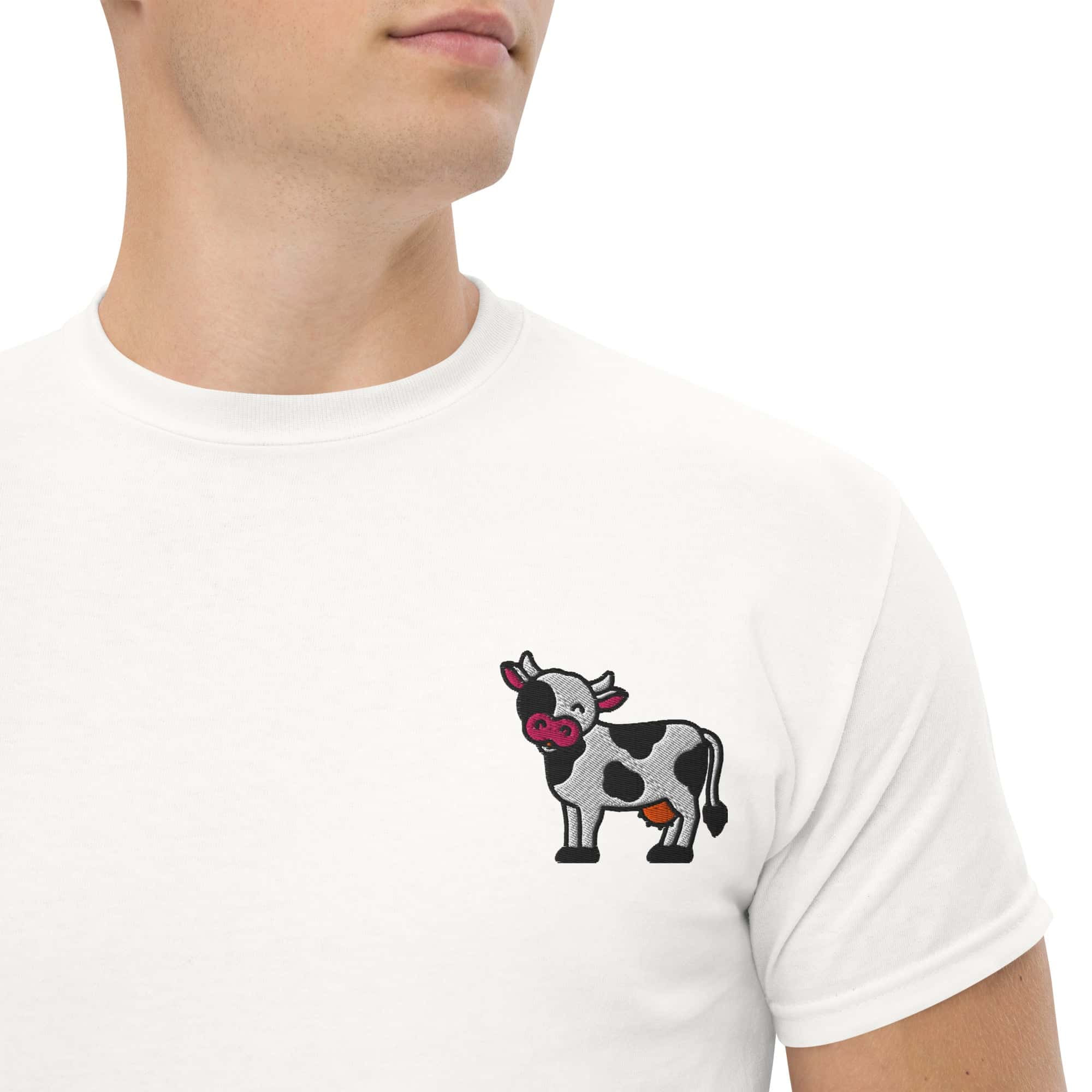 T-Shirt Unisex Ricamata 100% Cotone – Confortevole – Design Mucca-Biiply