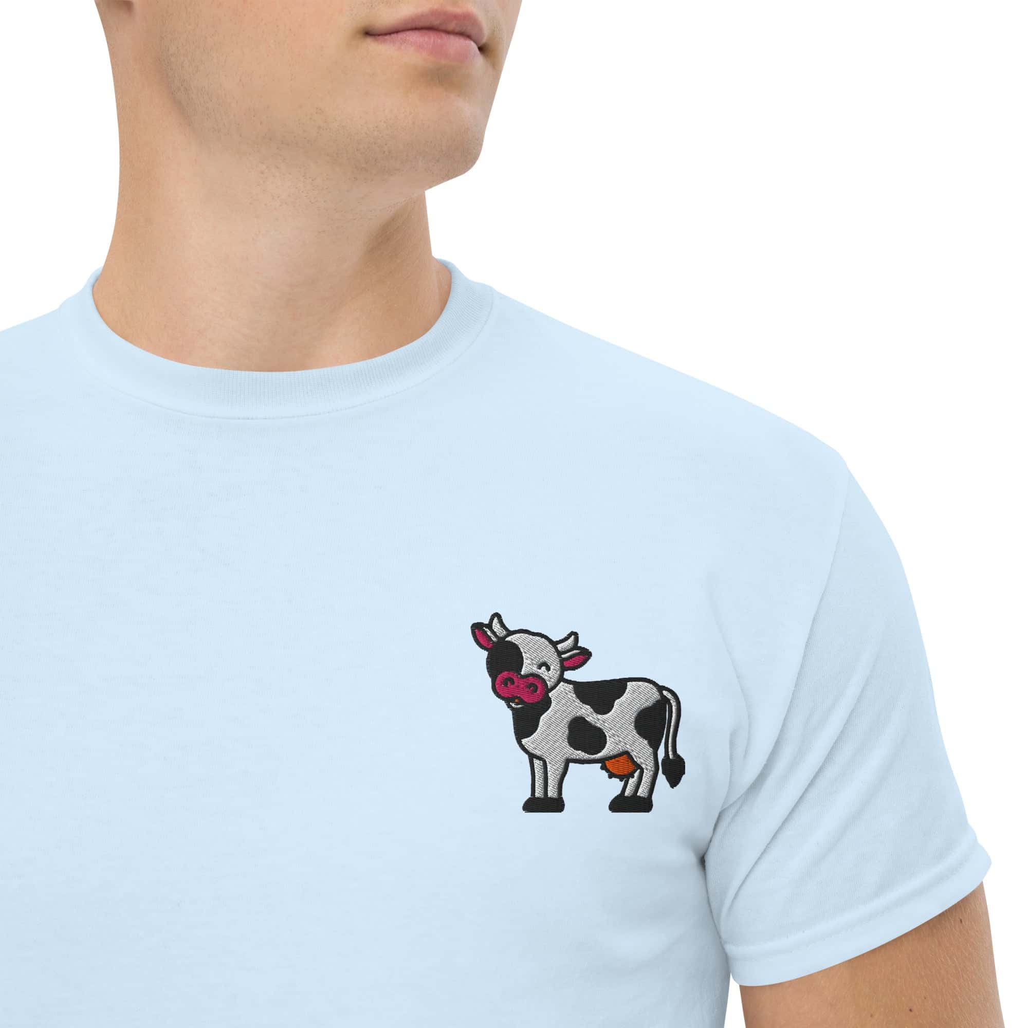 T-Shirt Unisex Ricamata 100% Cotone – Confortevole – Design Mucca-Biiply