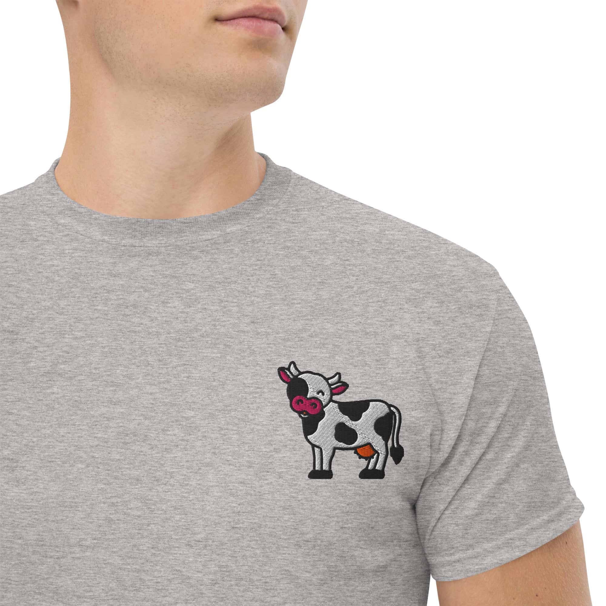 T-Shirt Unisex Ricamata 100% Cotone – Confortevole – Design Mucca-Biiply