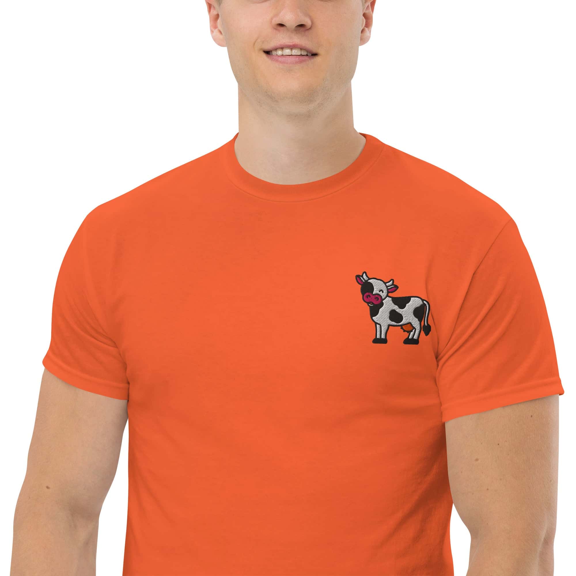 T-Shirt Unisex Ricamata 100% Cotone – Confortevole – Design Mucca-Biiply