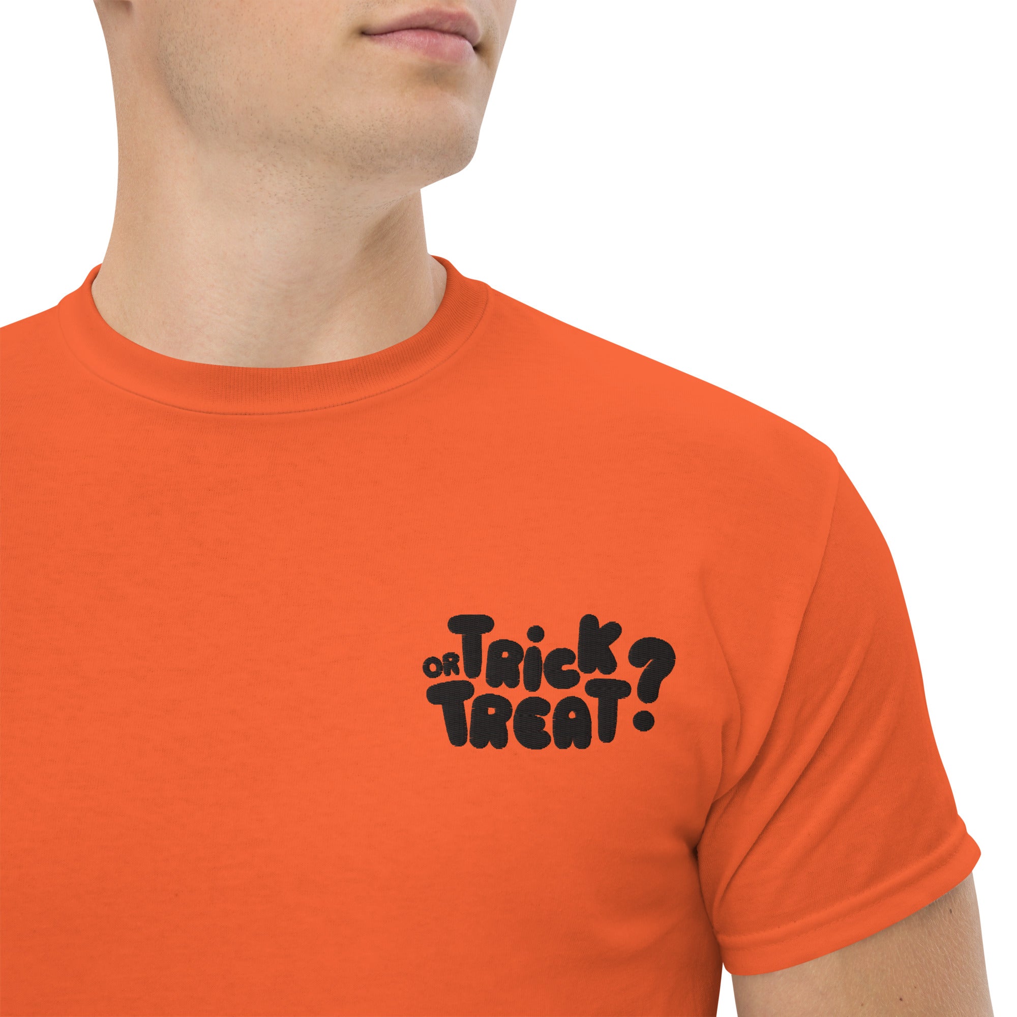 T-Shirt Unisex Ricamata 100% Cotone – Confortevole – Design Trick or Treat - 1 - Biiply - Inizia Il tuo progetto