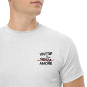 T-Shirt Unisex Ricamata 100% Cotone – Confortevole – Design Vivere Senza Amore-Biiply