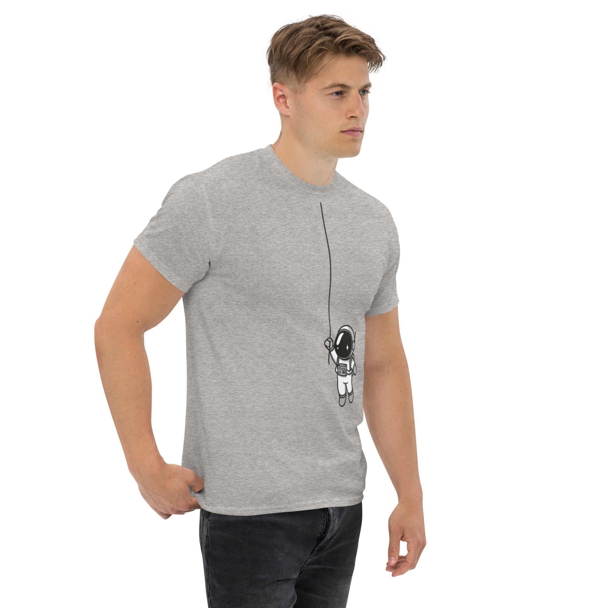 T-Shirt Unisex Stampata 100% Cotone – Confortevole – Design Astronauta Appeso-Biiply