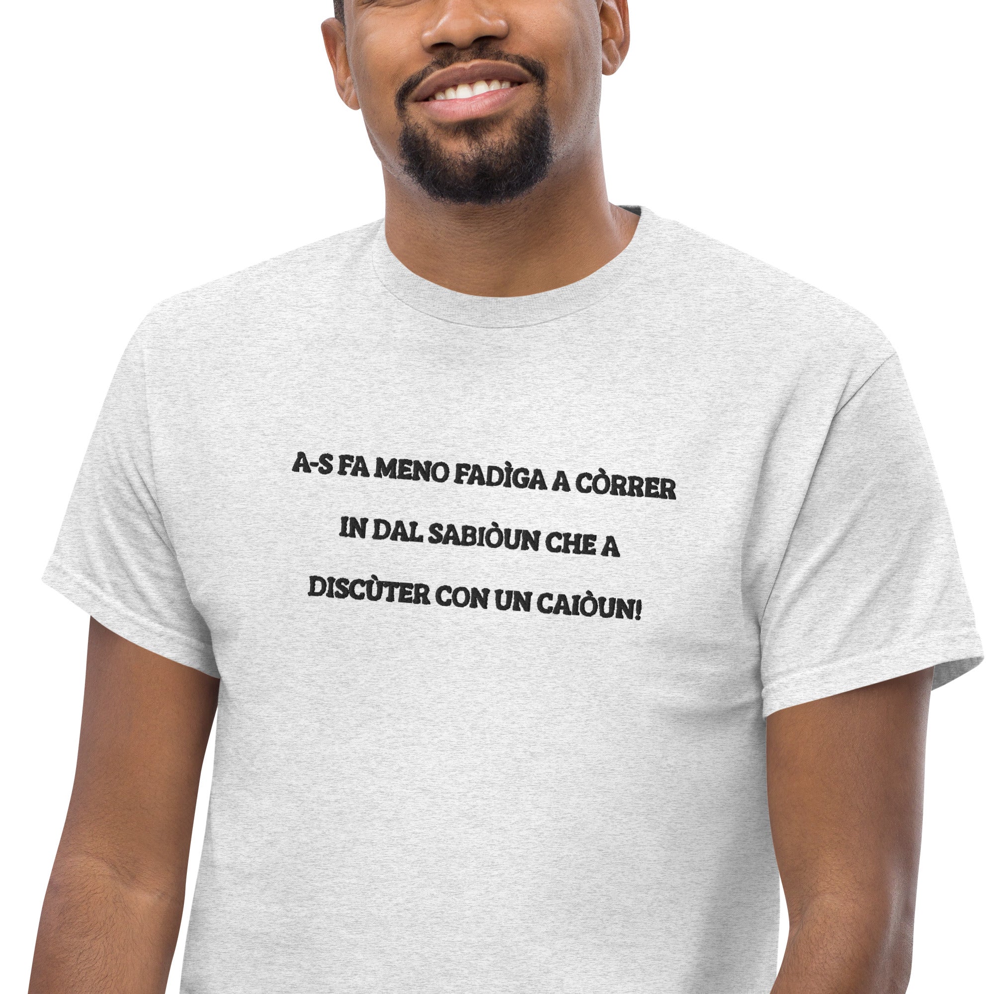 T-shirt Unisex Ricamata Discùter Con Un Caiòun!