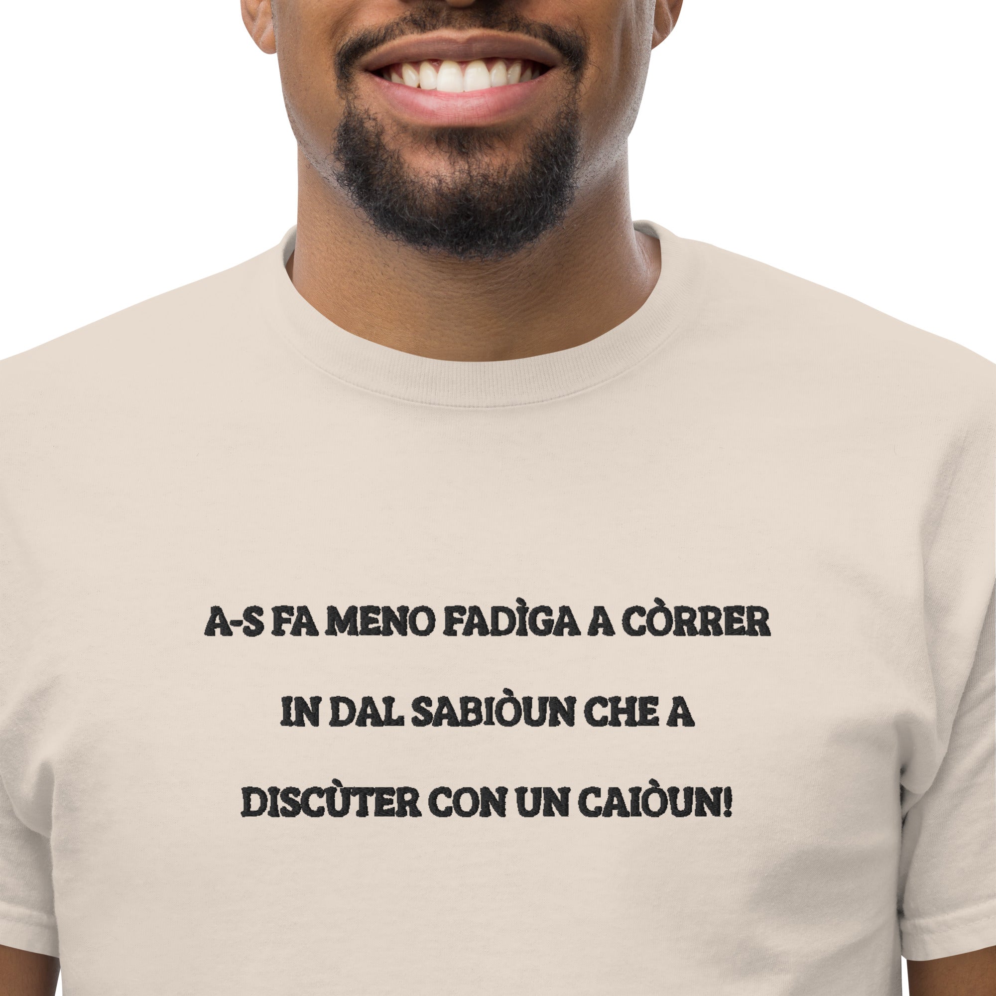 T-shirt Unisex Ricamata Discùter Con Un Caiòun!