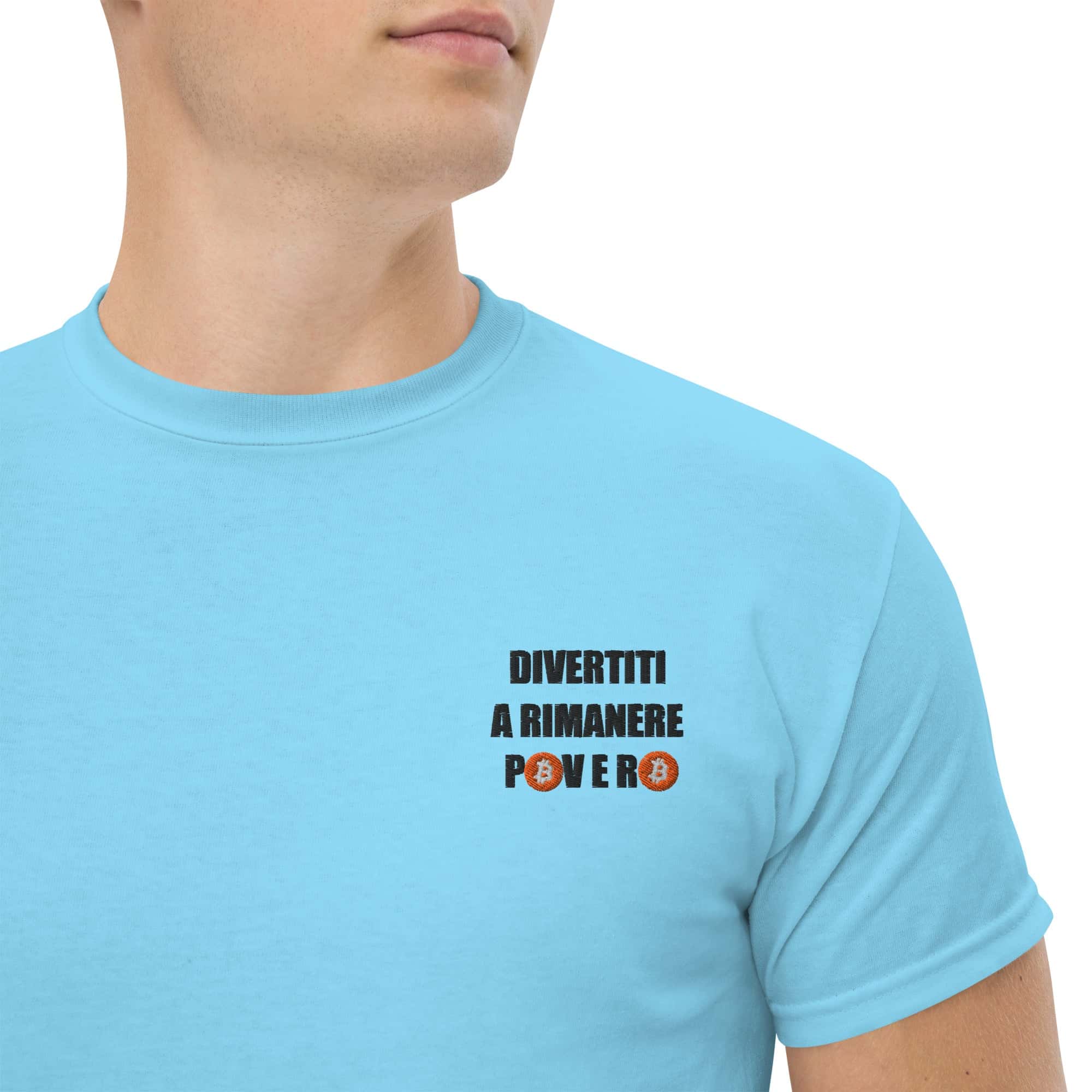 T-shirt Ricamata Unisex – 100% Cotone – Stile Streetwear e Confortevole – Divertiti a Rimanere Povero BTC