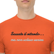 T-shirt Ricamata Unisex – 100% Cotone – Stile Streetwear e Confortevole – Scusate il ritardo ma non volevo venire-Biiply